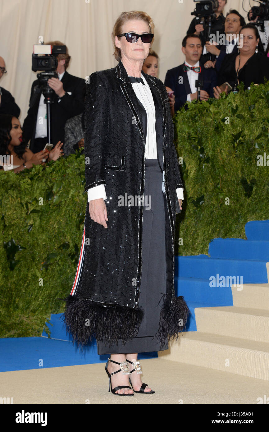 Lisa Love attending The Metropolitan Museum of Art Costume Institute