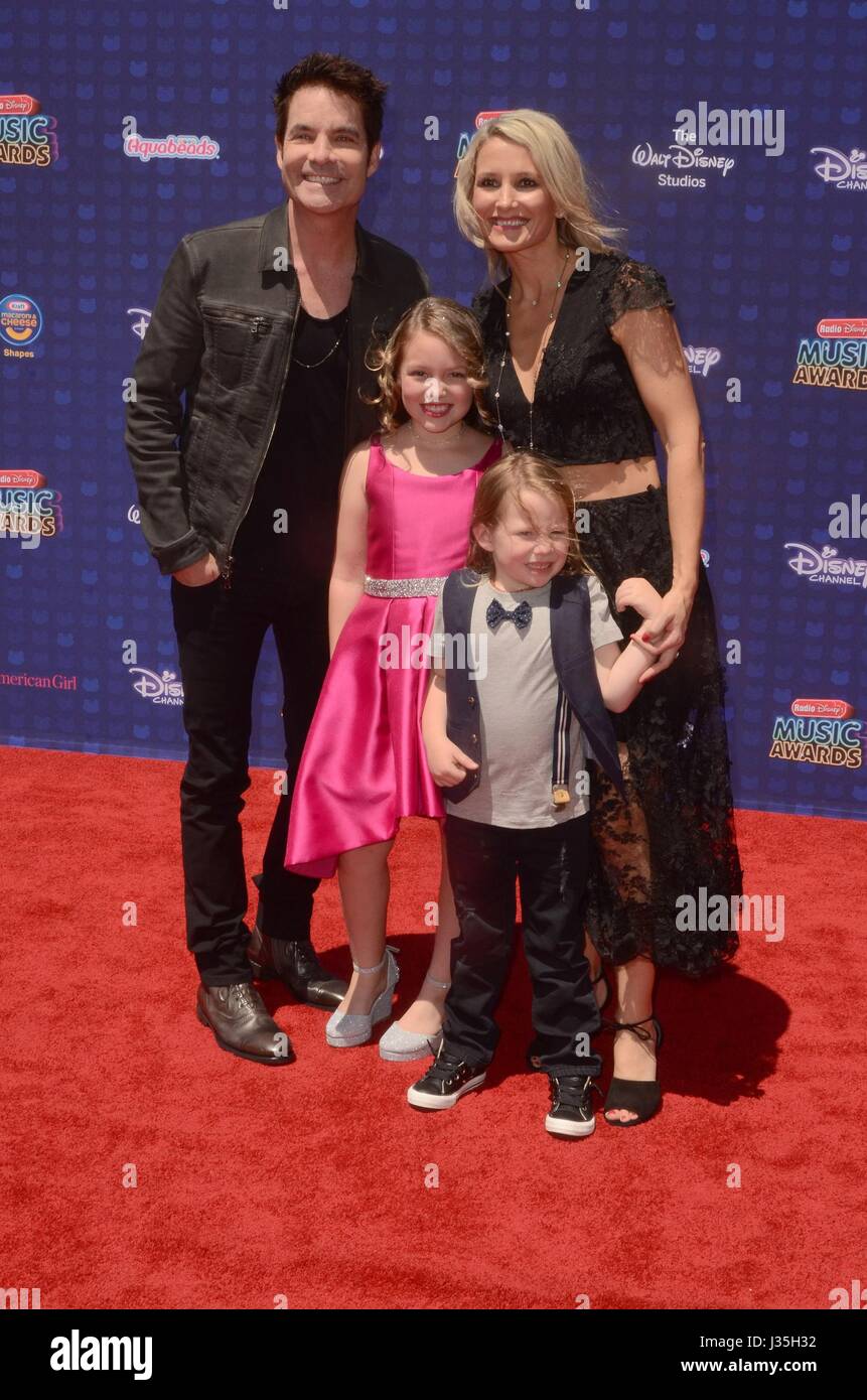 Patrick Monahan, family at arrivals for Radio Disney Music Awards