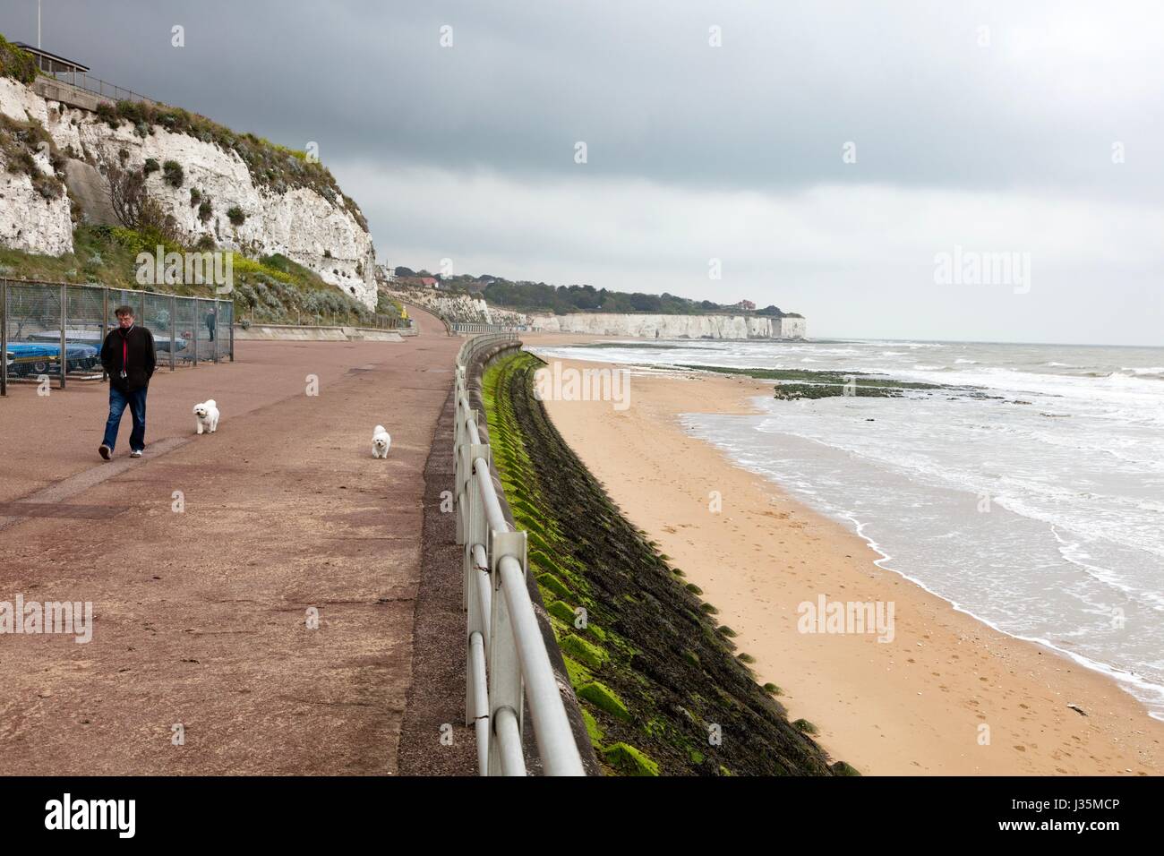 Broadstairs, Kent, UK. 3rd May, 2017. UK Weather News A bleak, cold