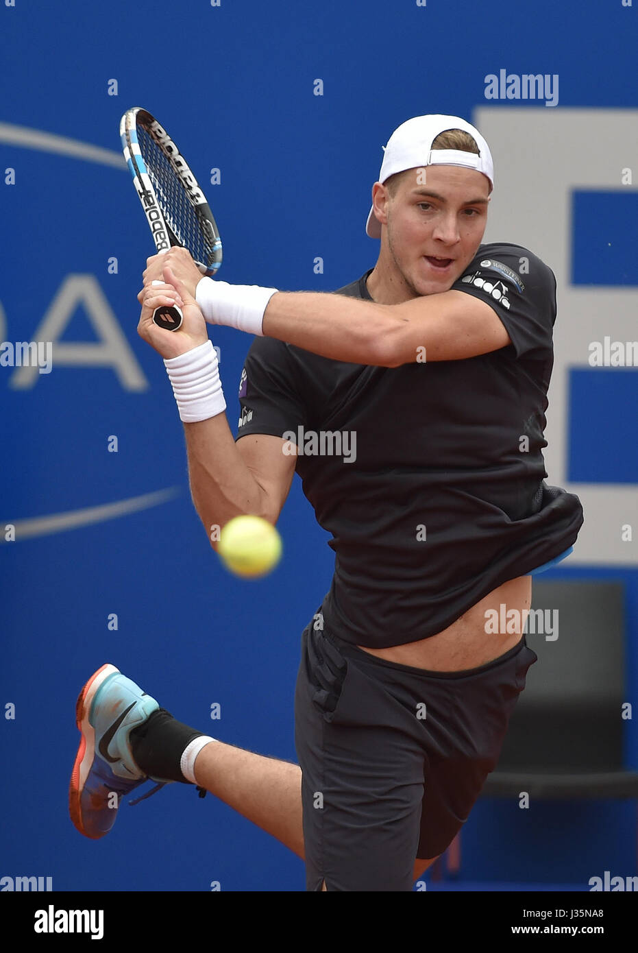 Munich, Germany. 03rd May, 2017. Jan-Lennard Struff from Germany plays  against his countryman, Haas, during their men's singles tennis match at  the ATP Tour in Munich, Germany, 03 May 2017. Photo: Angelika