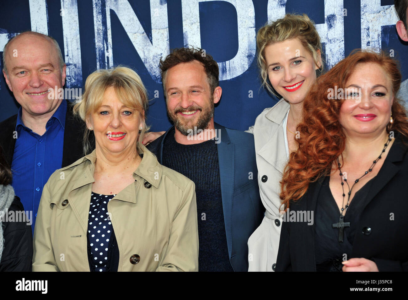 Munich, Germany. 03rd May, 2017. Actors Heinz Josef Braun (left to right), Johanna Bittenbinder, Maximilian Bruckner, Katrin Rover and Petra Berndt arrive to the premier of "Hindafing" at the Cadillac Cinema in Munich, Germany, 03 May 2017. The six-part series, which tells the stories of several inhabitants of the fictive bavarian town of Hindafing, will be transmitted every Tuesday as a double feature on BR Television starting 16 May 2017. Photo: Ursula Düren/dpa/Alamy Live News Stock Photo