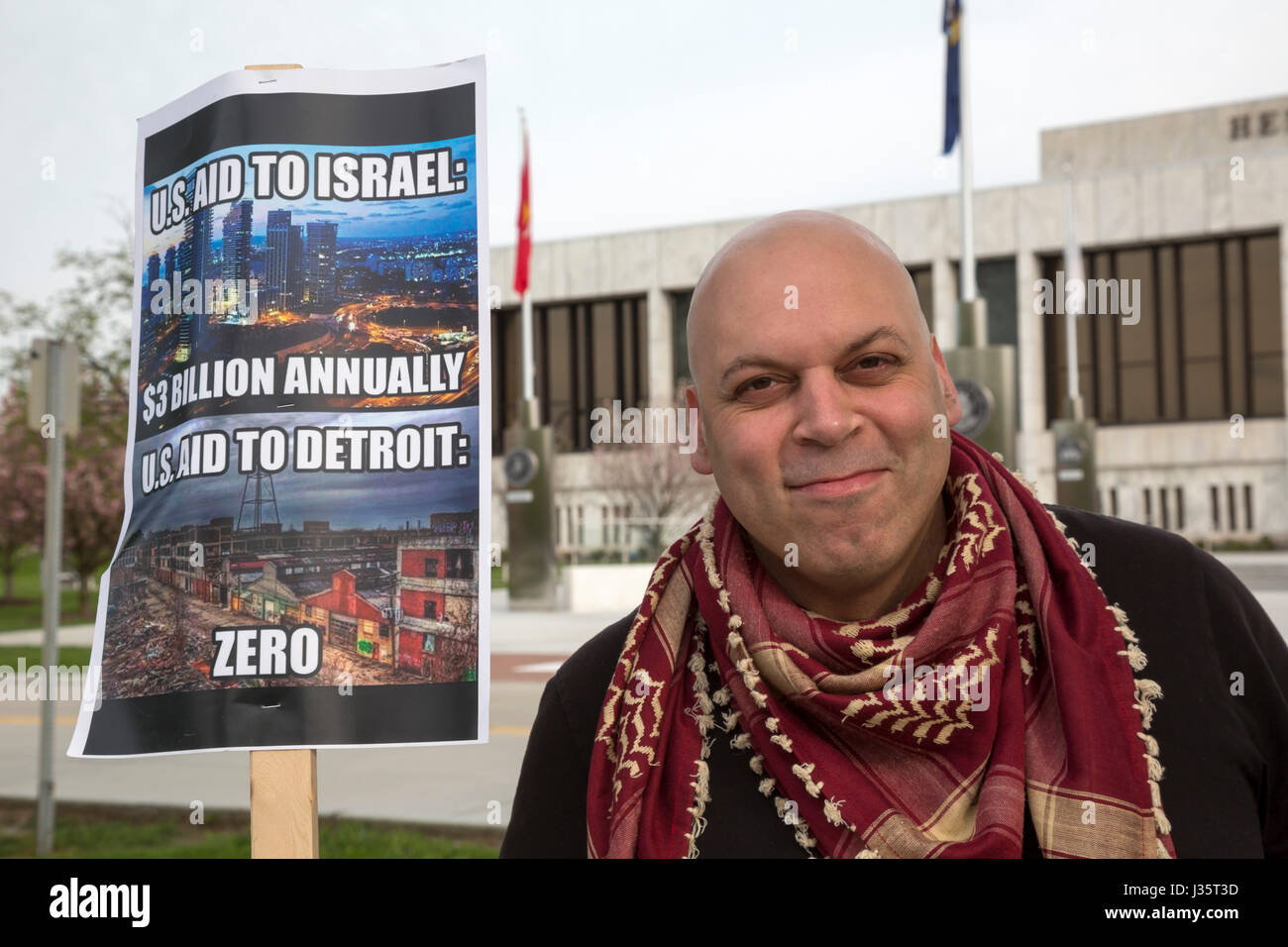Dearborn, Michigan, USA. 3rd May, 2017. Amer Zahr joins a vigil in support of 1500 Palestinian political prisoners who are on a hunger strike to protest conditions in Israeli prisons. The vigil was organized by American Muslims for Palestine and Jewish Voice for Peace. Credit: Jim West/Alamy Live News Stock Photo