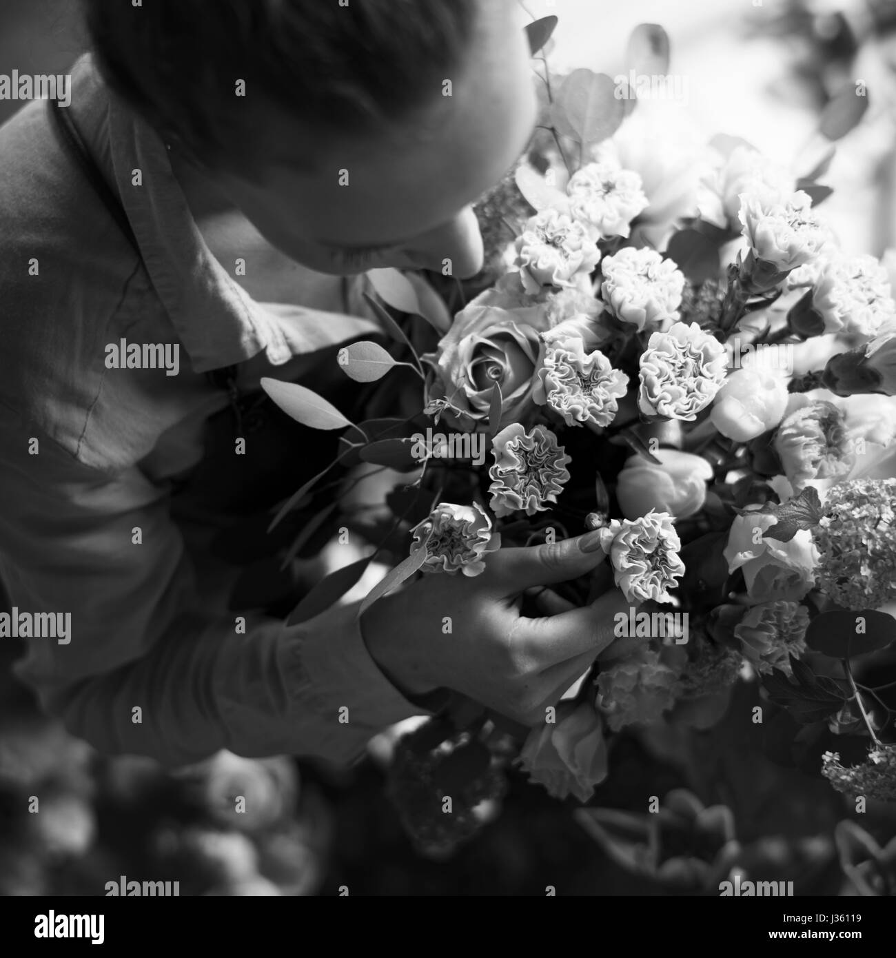 Florist Making Fresh Flowers Bouquet Arrangement Stock Photo Alamy