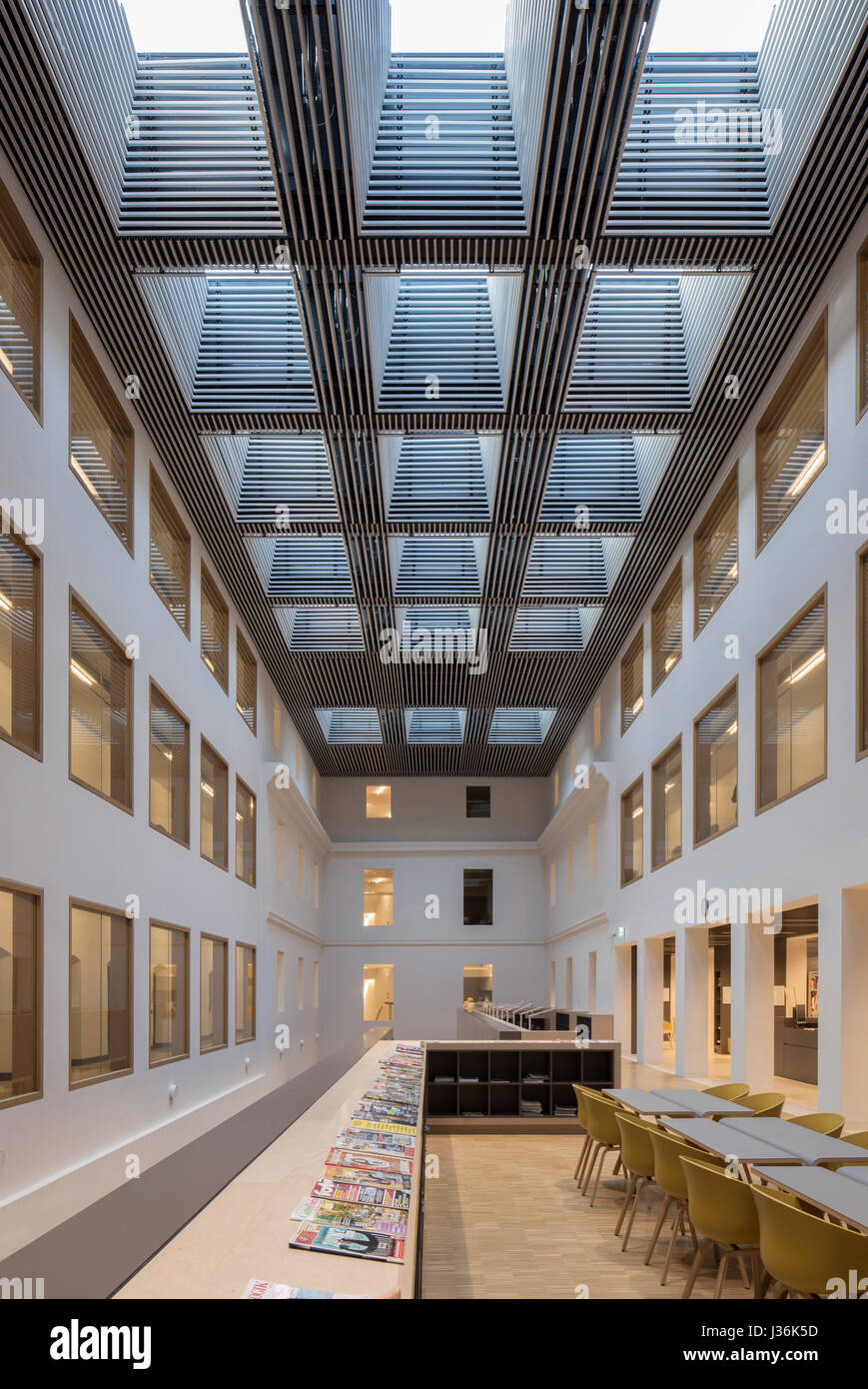 Multi level interior courtyard hi-res stock photography and images - Alamy