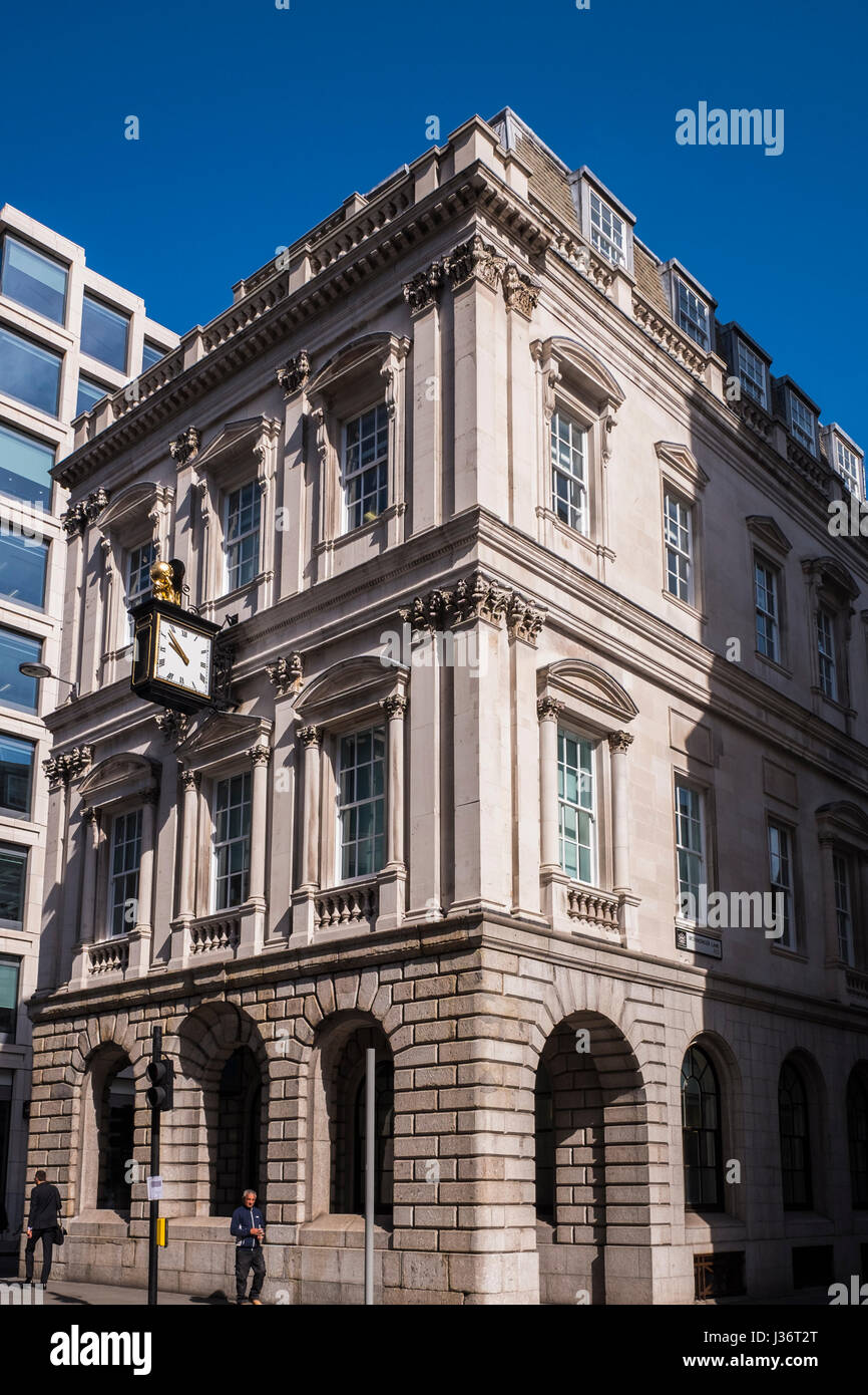 Atlas House on the corner of Cheapside & King Street in the City of London, England, U.K. Stock Photo