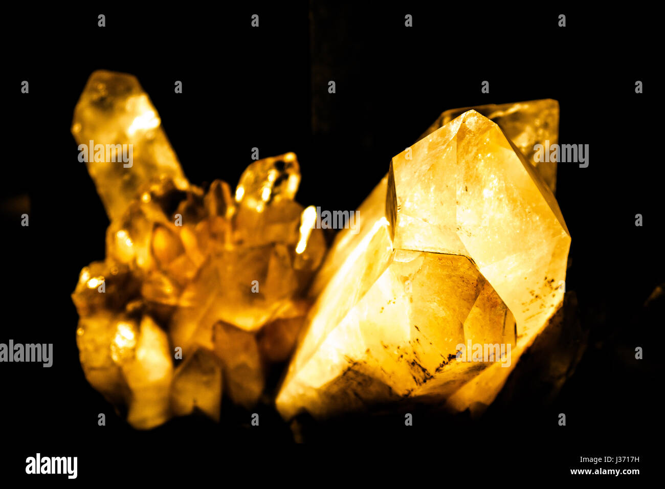 Citrine Geode High Resolution Stock Photography And Images Alamy Citrine Geode High Resolution Stock Photography And Images Alamy