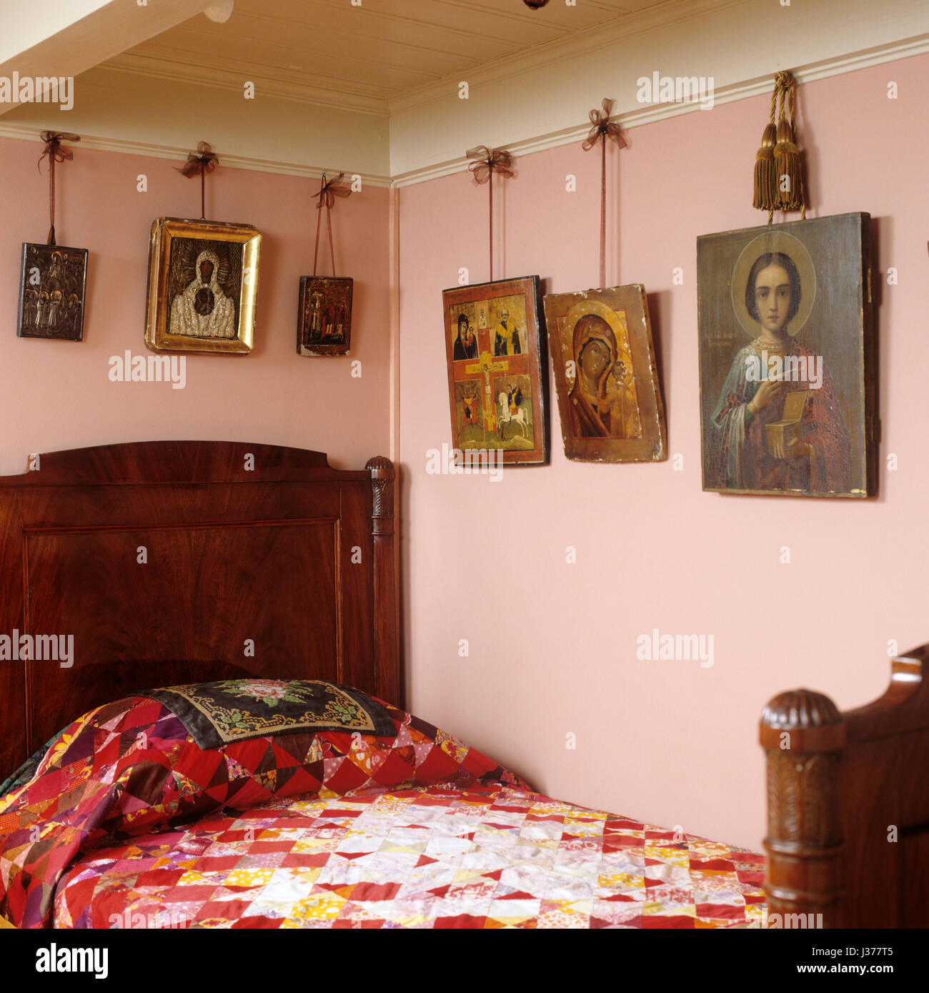 Religious furniture hi-res stock photography and images - Alamy