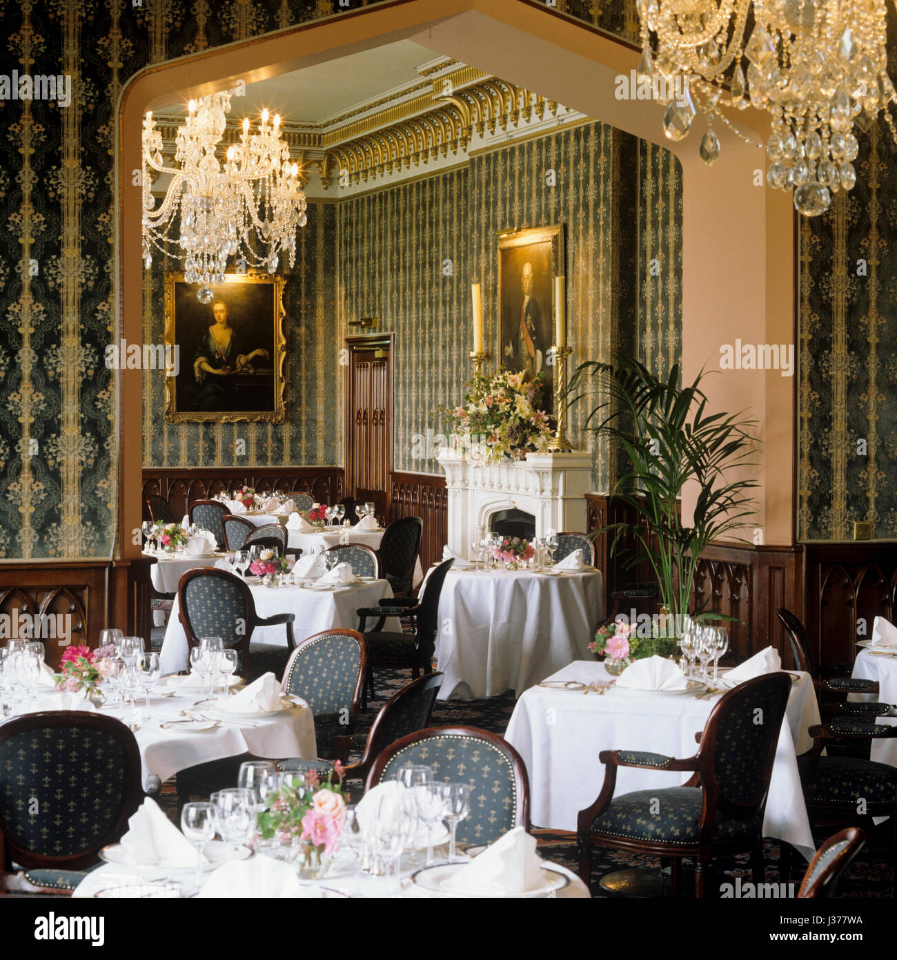 Victorian Style Restaurant Stock Photo Alamy