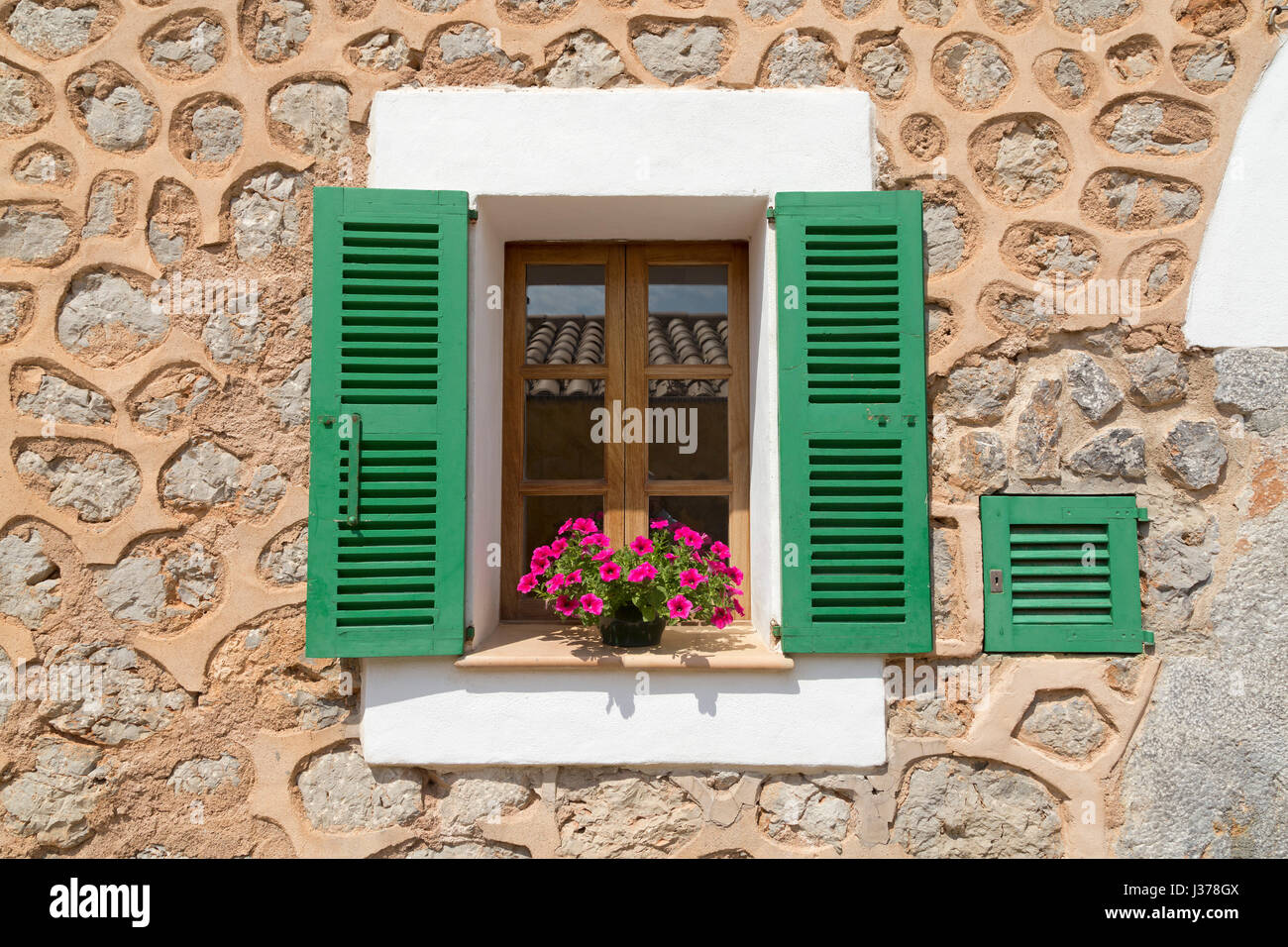 Mediterranean window shutters hires stock photography and images Alamy