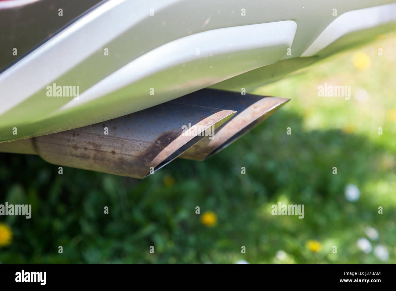 Diesel car exhaust hires stock photography and images Alamy