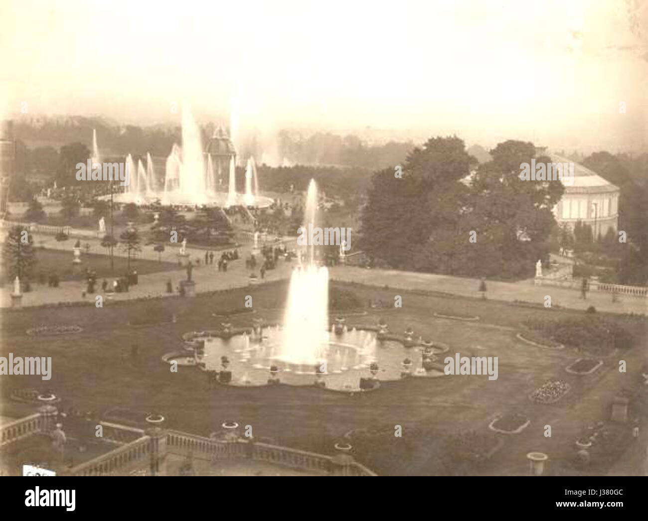 Crystal Palace Park fountains in 1886 Stock Photo Alamy