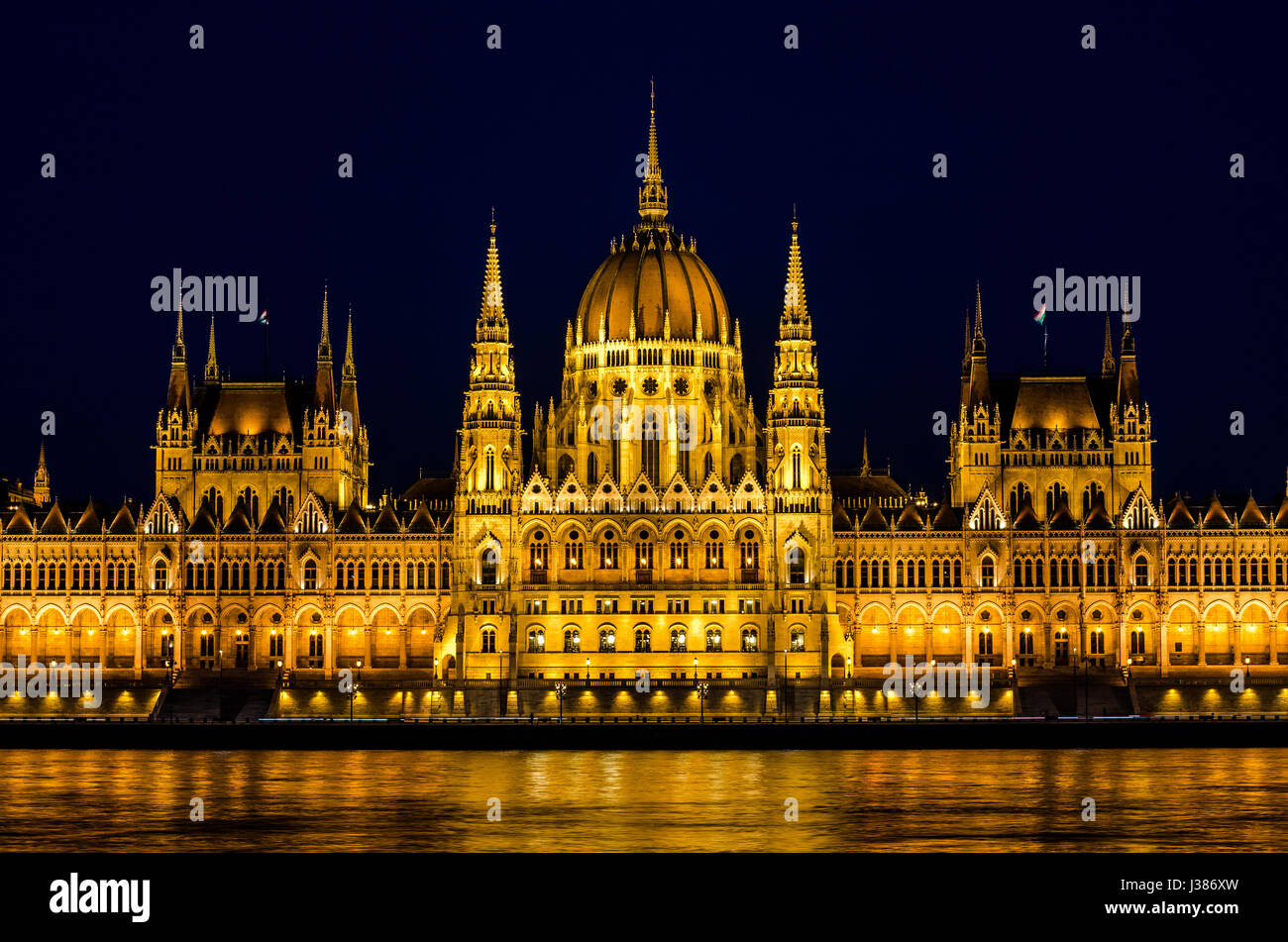 Hungarian parliament night view hi-res stock photography and images - Alamy