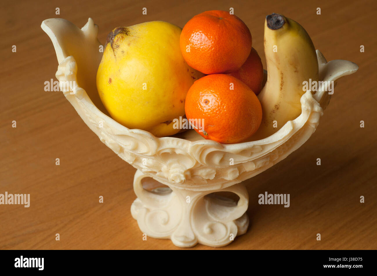Modern fruit bowl metal hi-res stock photography and images - Alamy