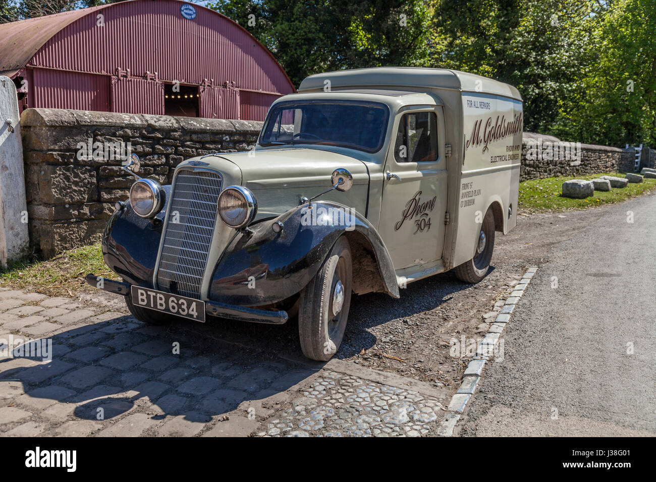 Commer van hi-res stock photography and images - Alamy