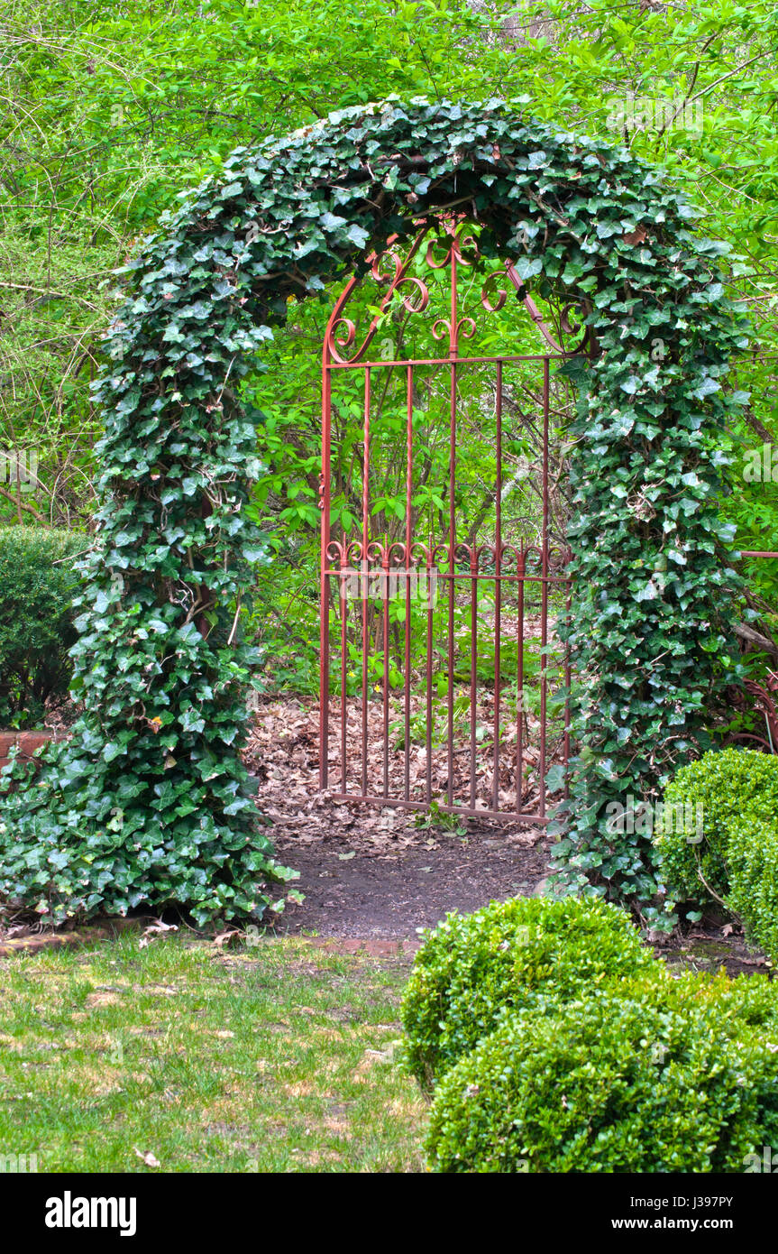 Garden Gate Iron Stock Photos & Garden Gate Iron Stock Images Alamy
