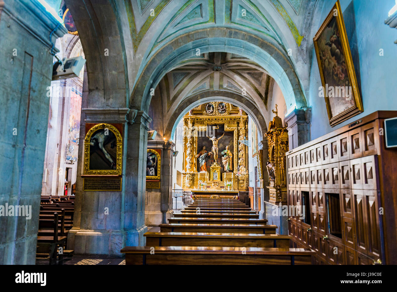 Foto de Colegiata de Santa María en Tineo, Asturias
