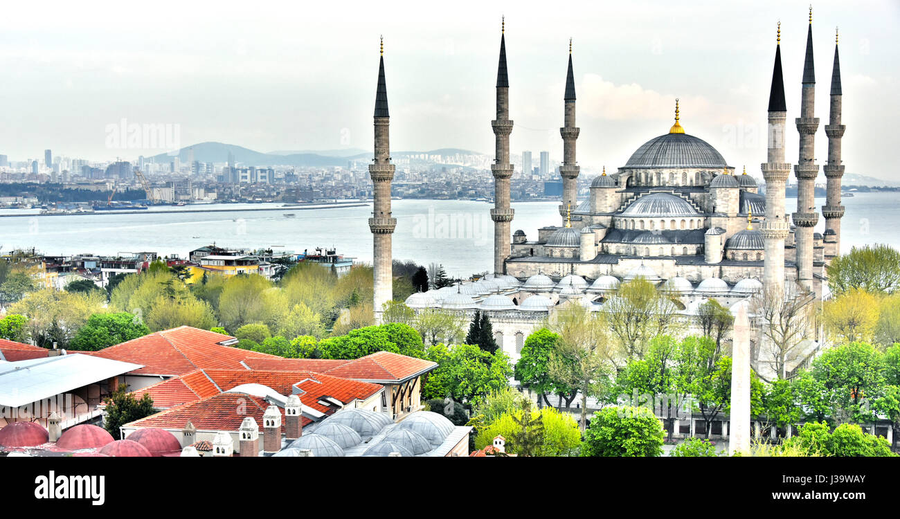 Sultan Ahmed Mosque or Blue Mosque in Istanbul, Turkey Stock Photo - Alamy