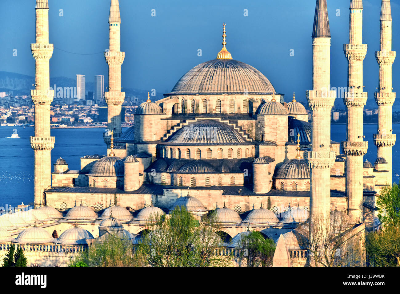 Sultan Ahmed Mosque or Blue Mosque in Istanbul, Turkey Stock Photo - Alamy