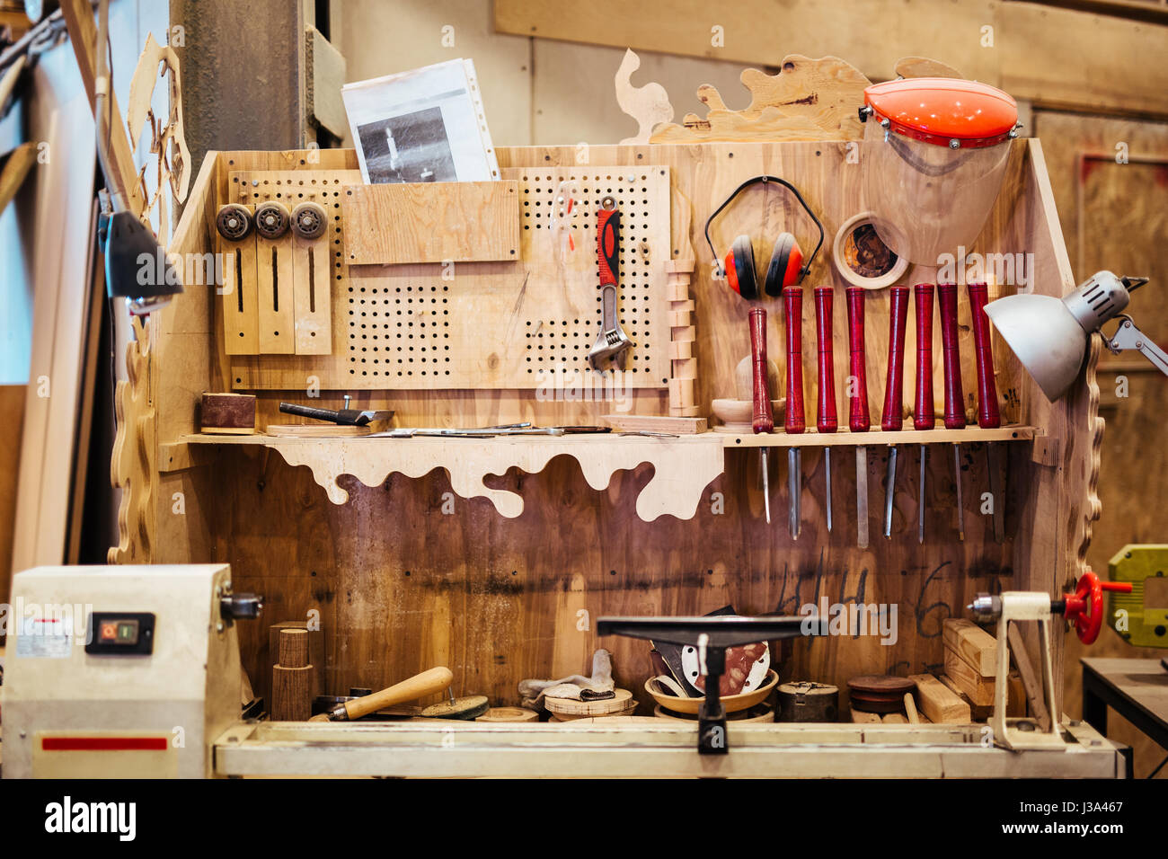Carpenters work station hires stock photography and images Alamy