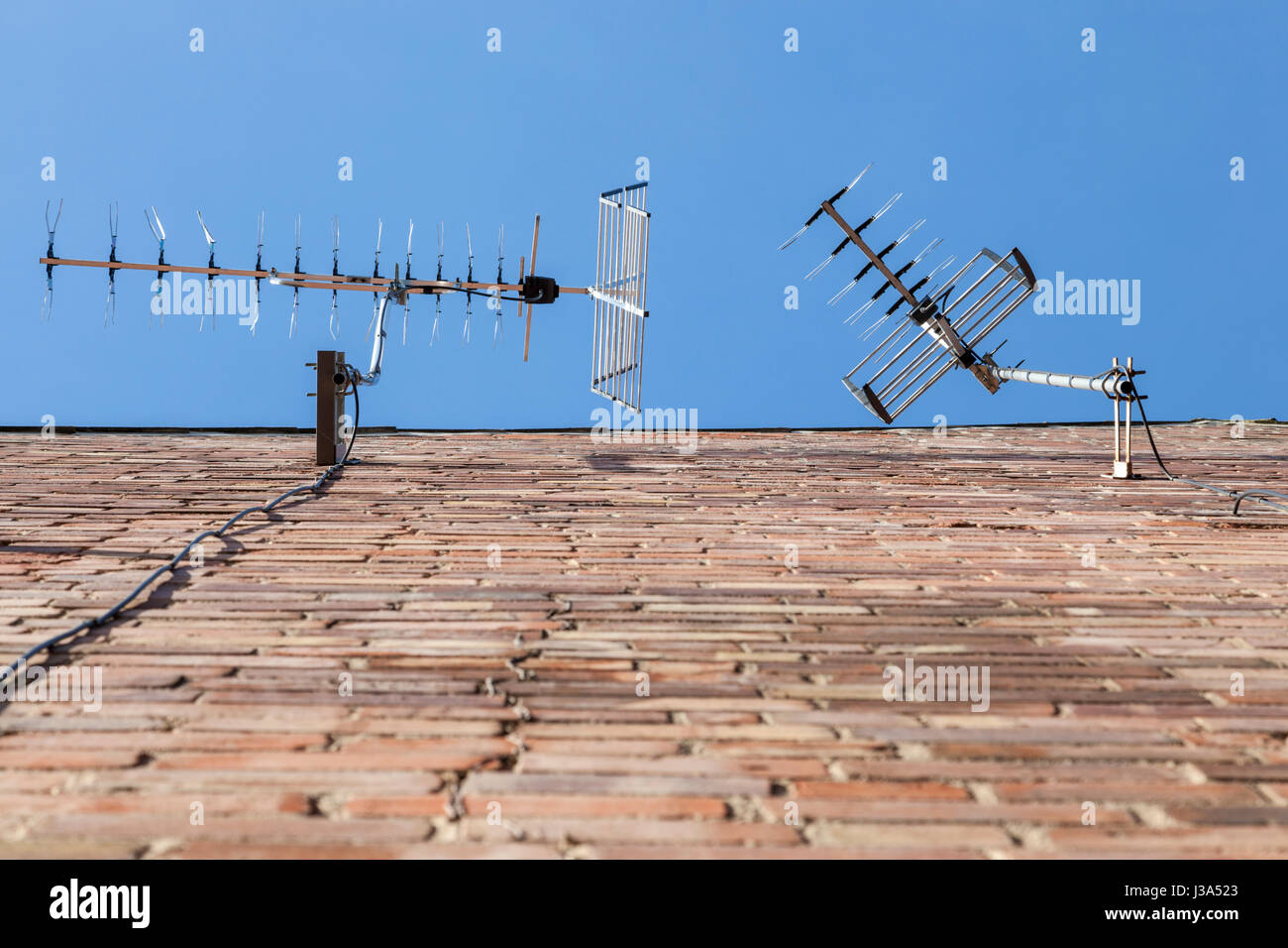 Tv aerials hires stock photography and images Alamy