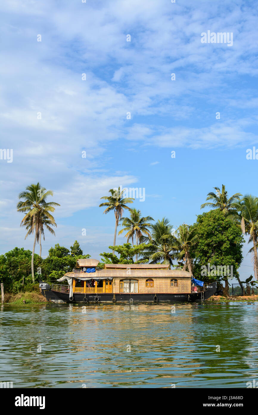 Traditional houseboat on the Kerala backwaters near Alleppey (Alappuzha), Kerala, South India, South Asia Stock Photo