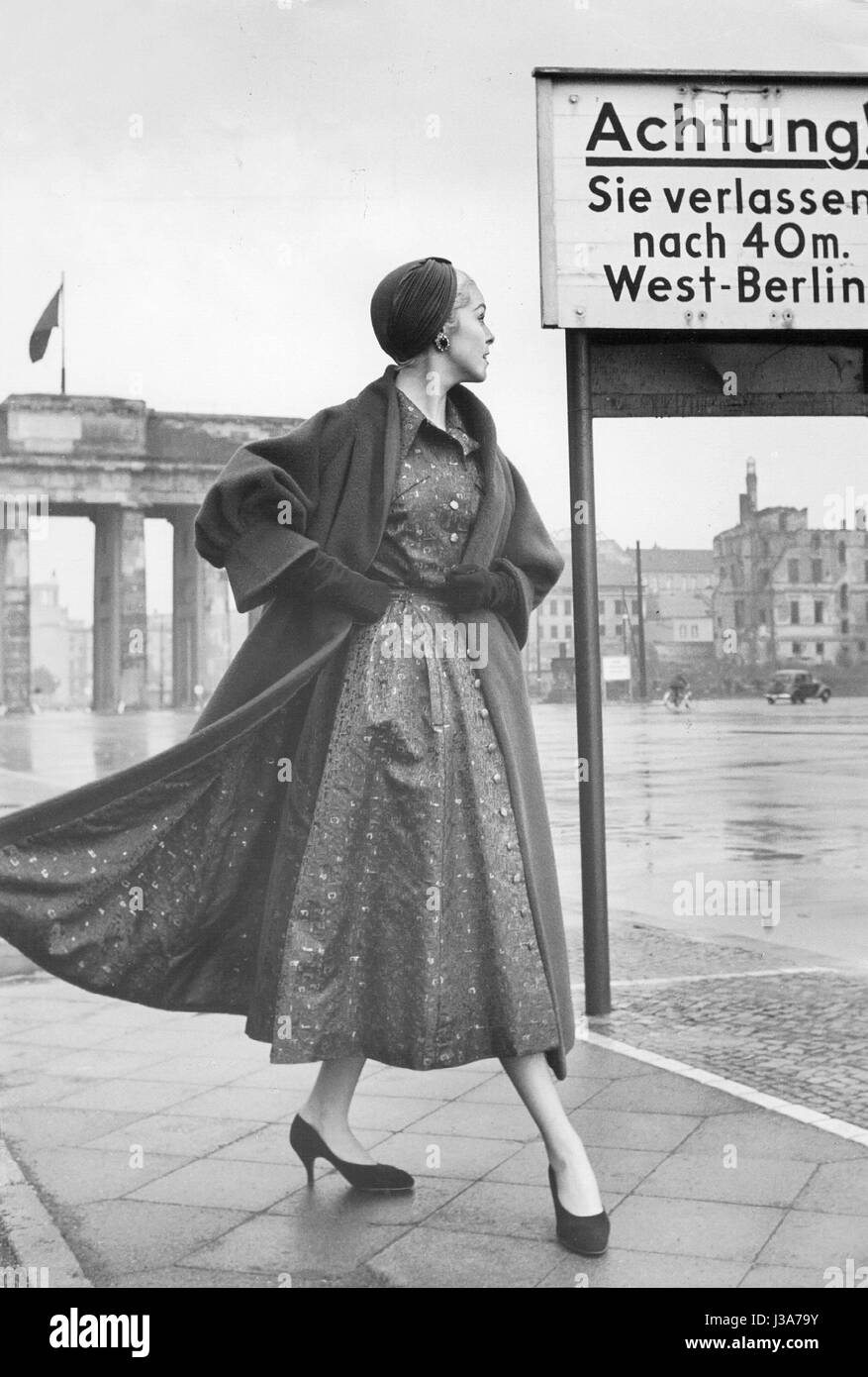 Women's fashion, 1955 Stock Photo
