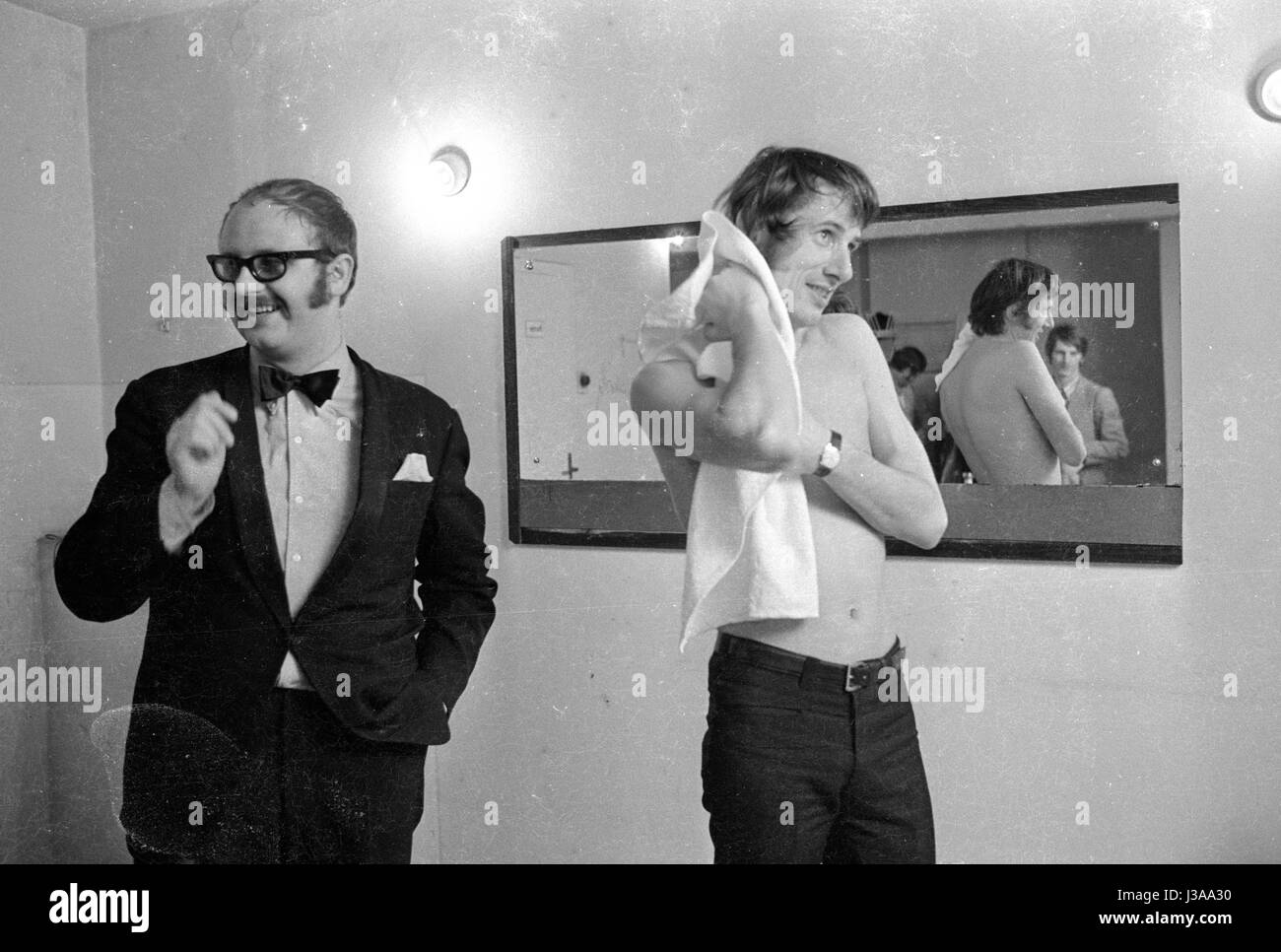 Dressing room star hires stock photography and images Alamy