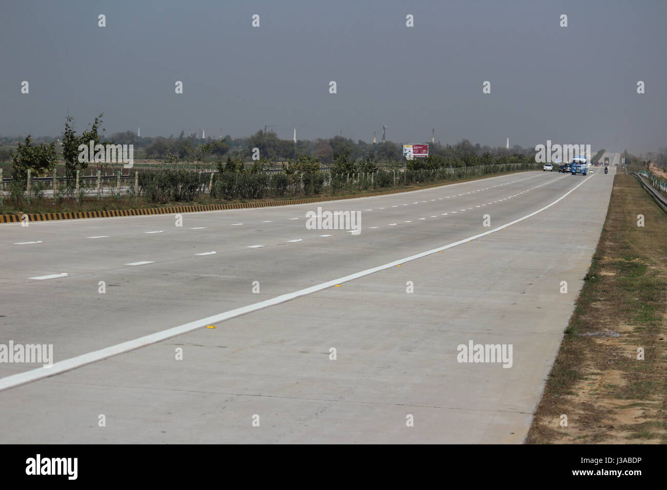 Vehicles on Yamuna Expressway connecting Delhi and Agra in Uttar