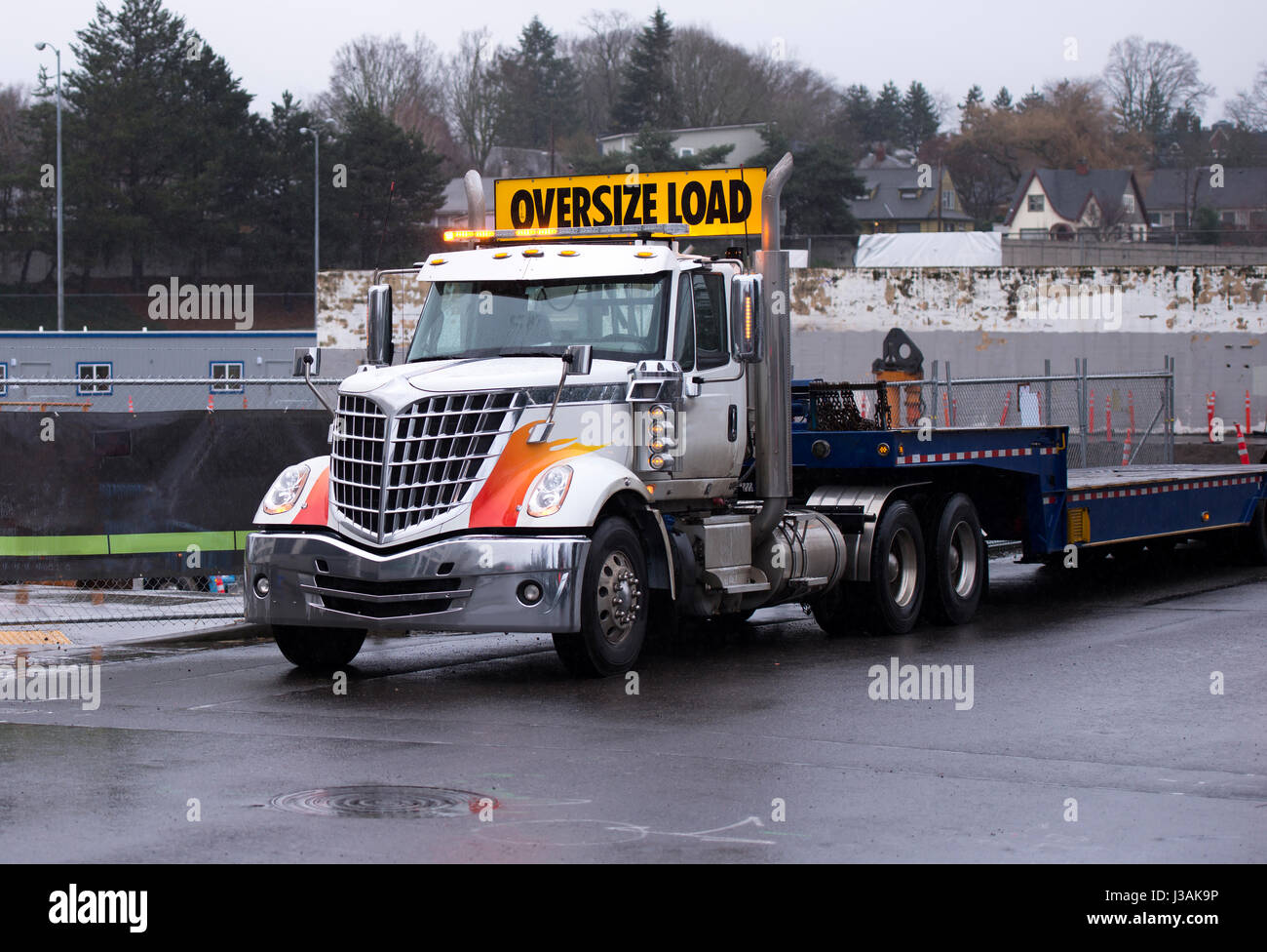 Oversize load semi truck hi-res stock photography and images - Alamy