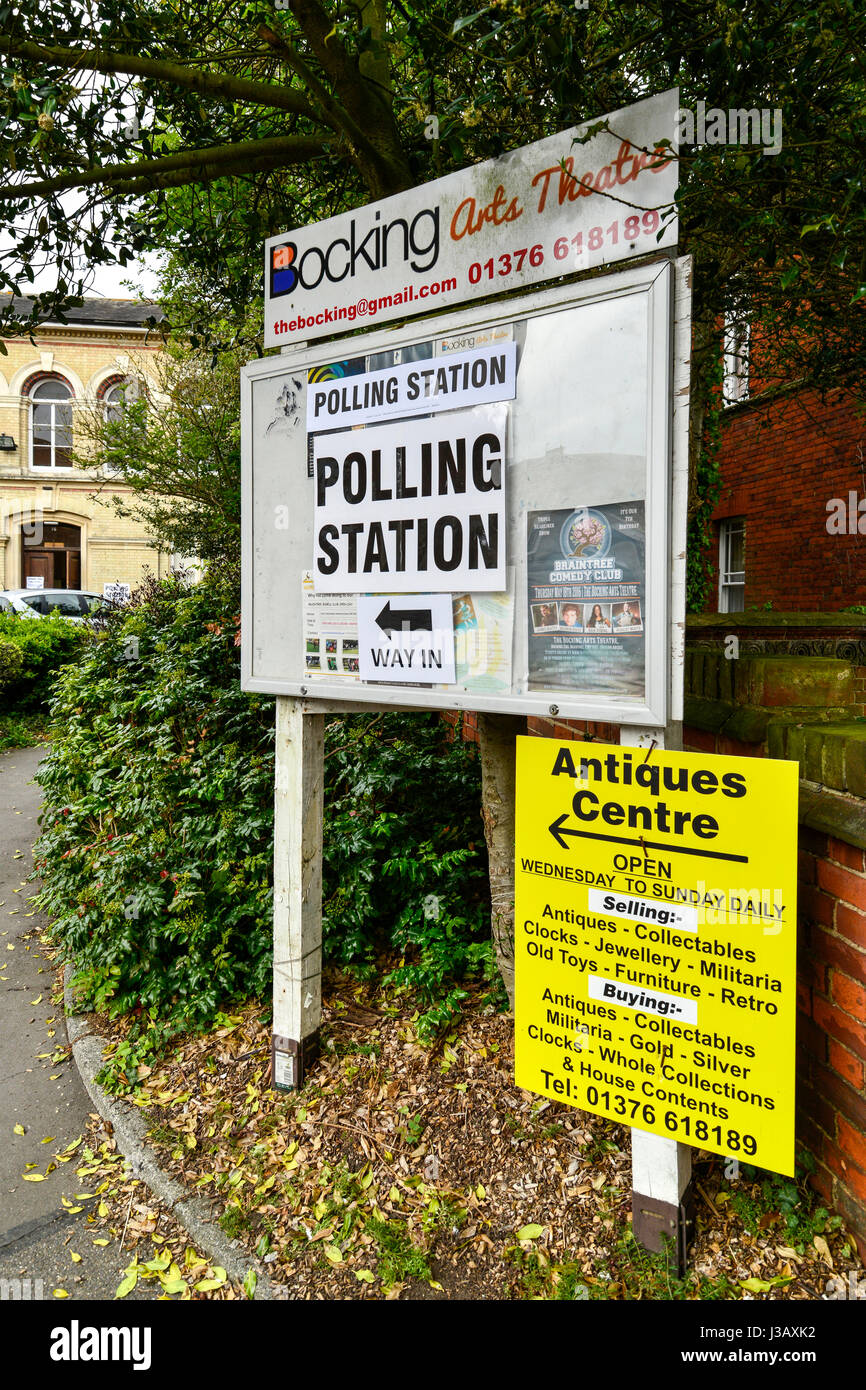 Braintree, Essex, UK. 04th May, 2017. Polling Station at Bocking End for English local government elections, showing signage. Credit: archaeo Images/Alamy Live News. Stock Photo