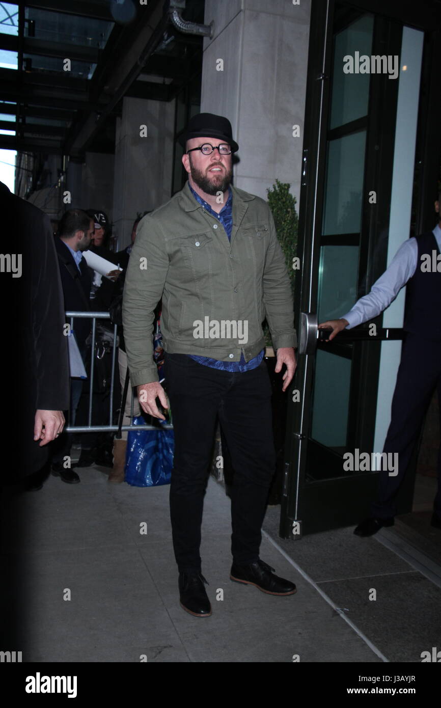 Chris sullivan arriving to hires stock photography and images Alamy