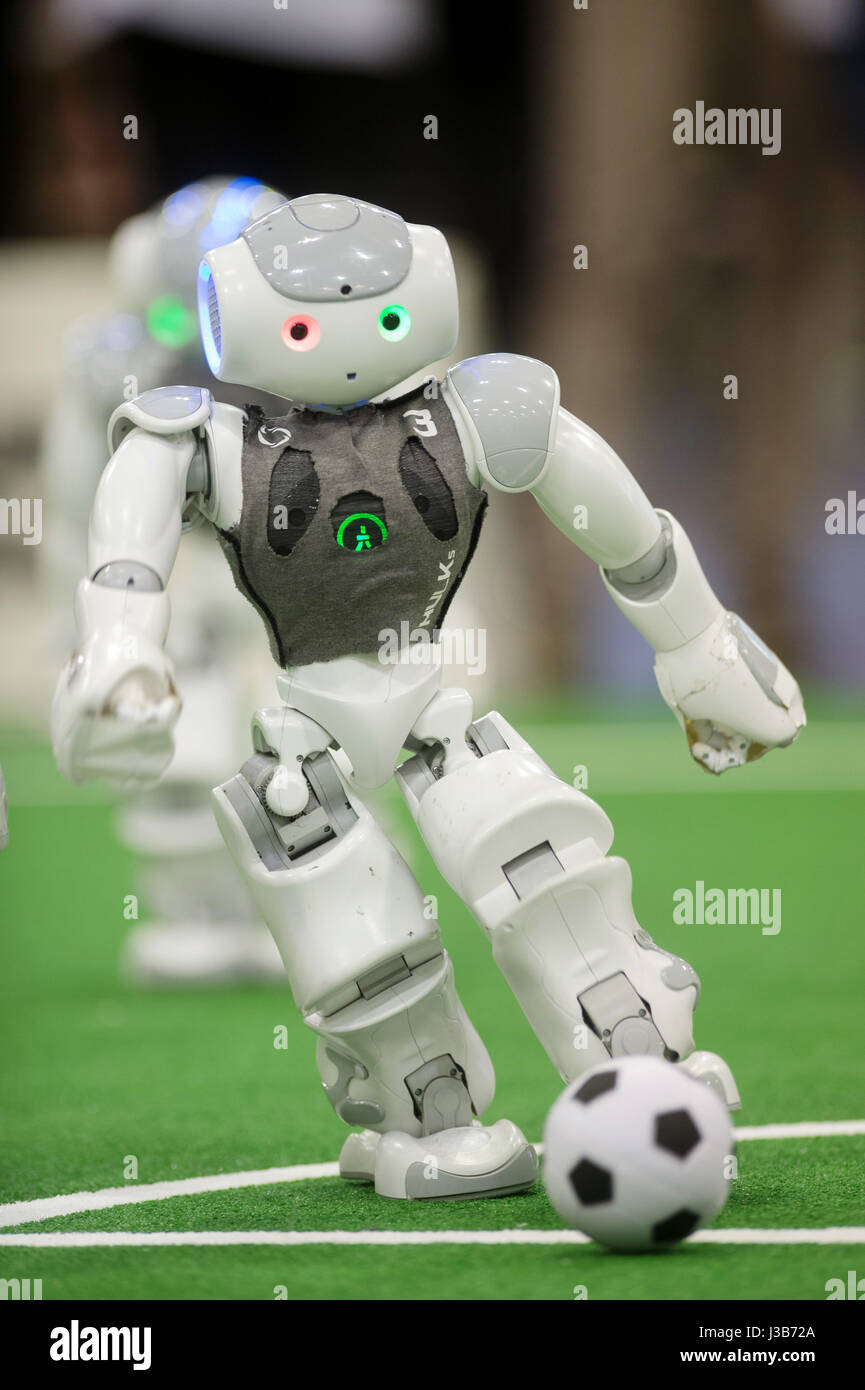Nao robot football hi-res stock photography and images - Alamy