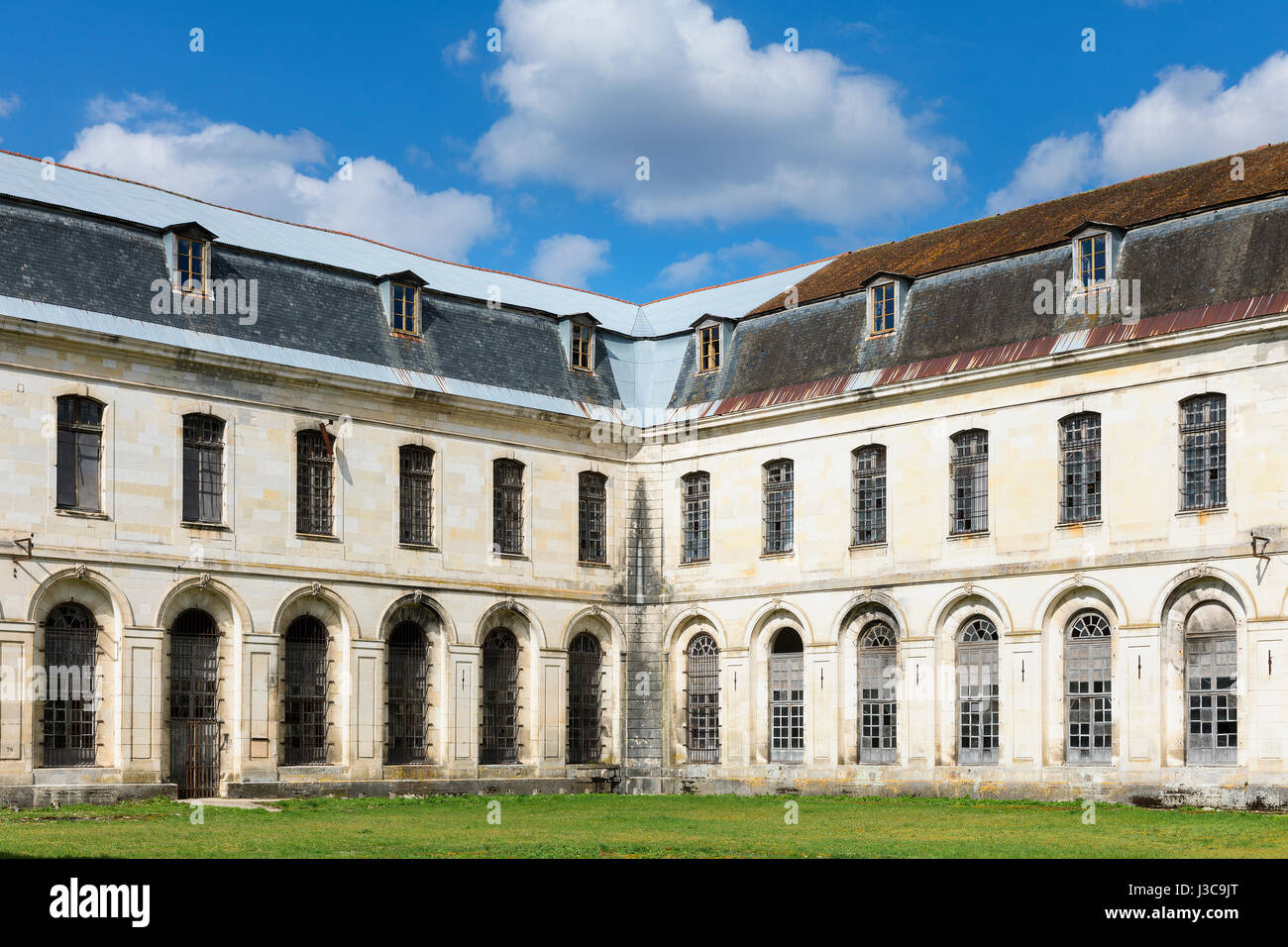 France, Aube (10), VillesouslaFerte, Abbaye de Clairvaux, le cloitre//France, Aube (10 France, Aube (10), VillesouslaFerte, Abbaye de Clairvaux, le cloitre//France, Aube (10