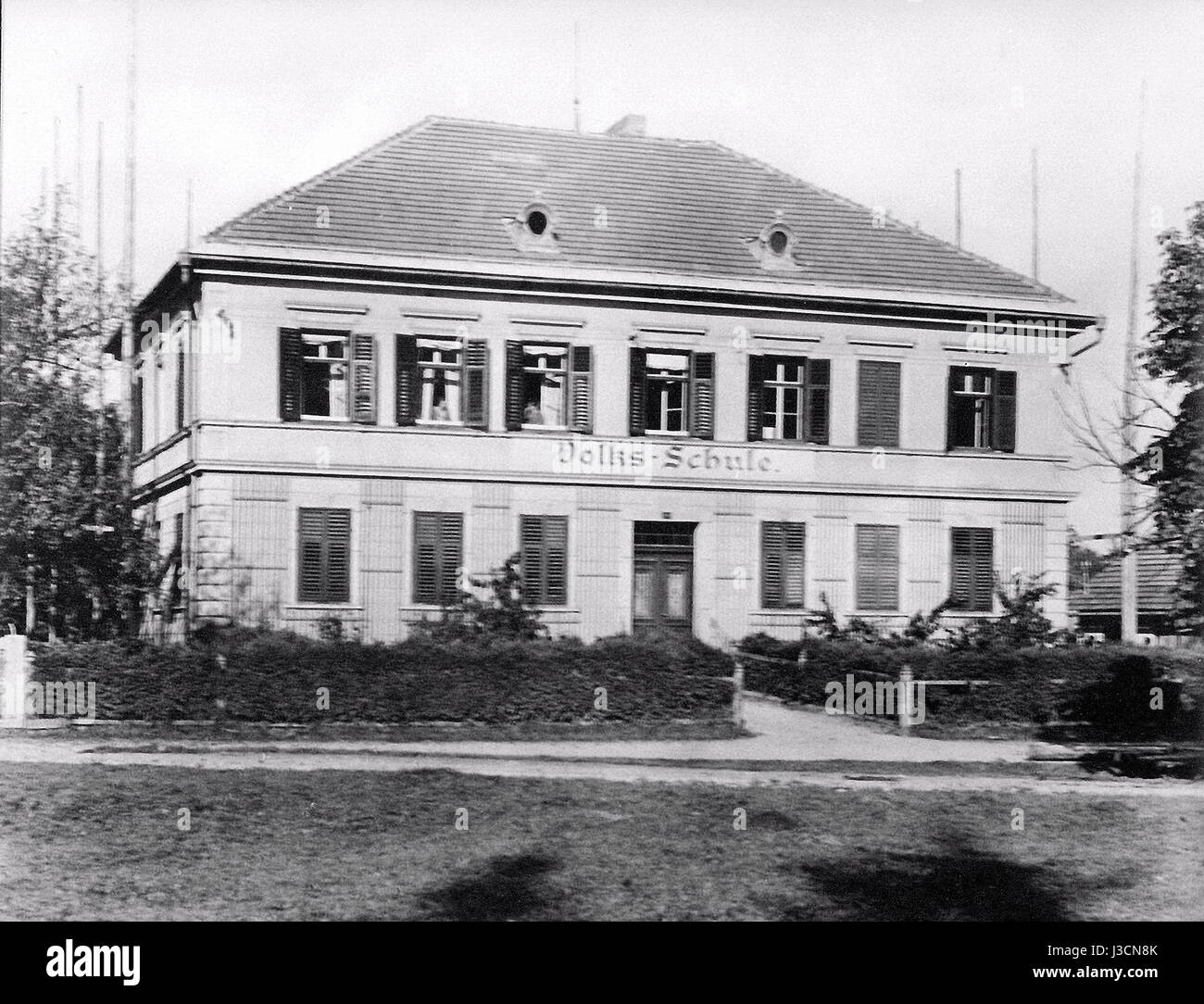 Ebenthal Gradnitz alte Volks Schule 1931 eingescannt Stock Photo