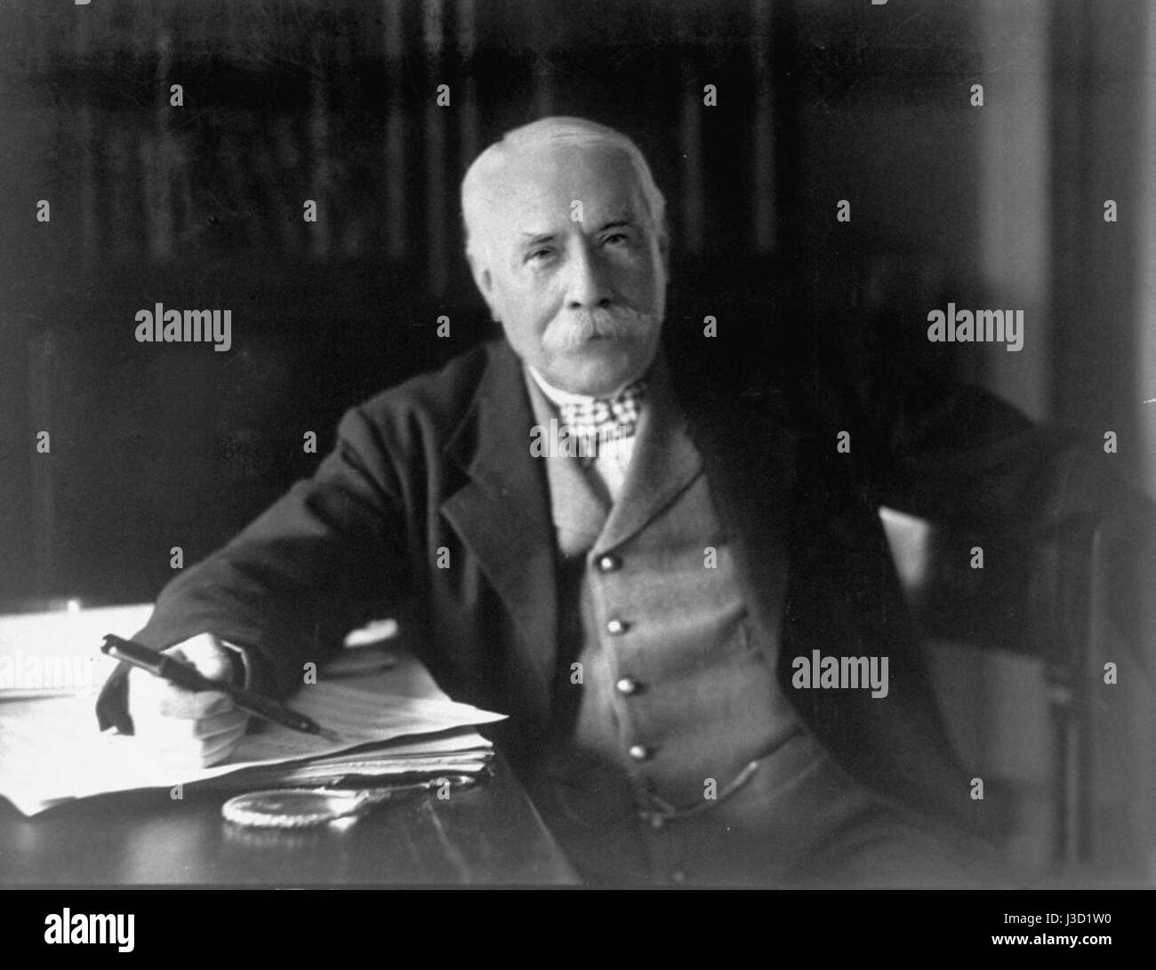 Edward Elgar, posing for the camera (1931) Stock Photo