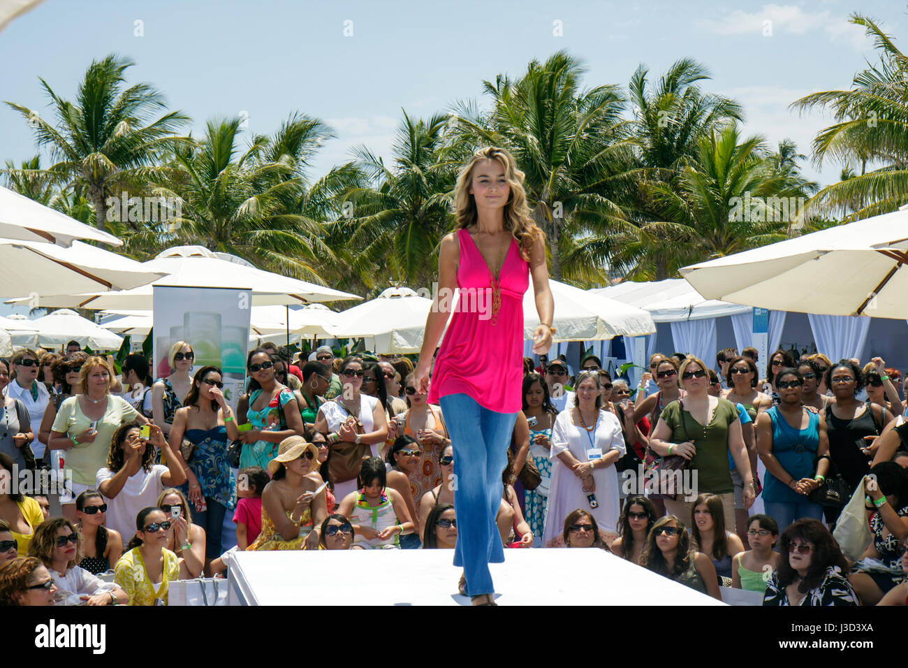 Miami Beach Florida,inside interior,InStyle,woman's,woman's,men's magazine publisher charity event,fundraiser,fashion show,runway,trends,shopping shop Stock Photo