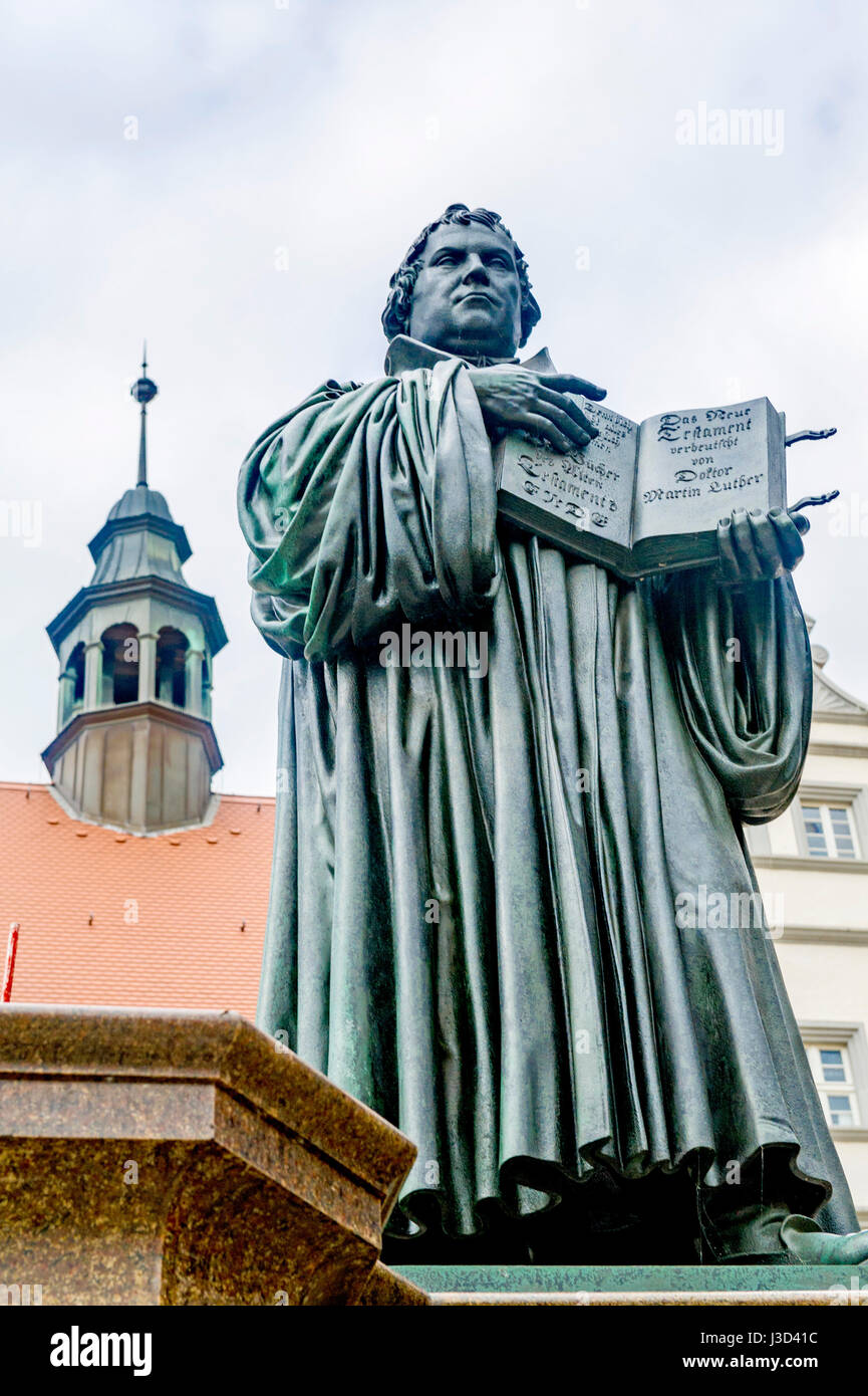 Denkmal für Martin Luther auf dem Marktplatz von Wittenberg; memorial of Luther on the marketplace in Wittenberg Stock Photo