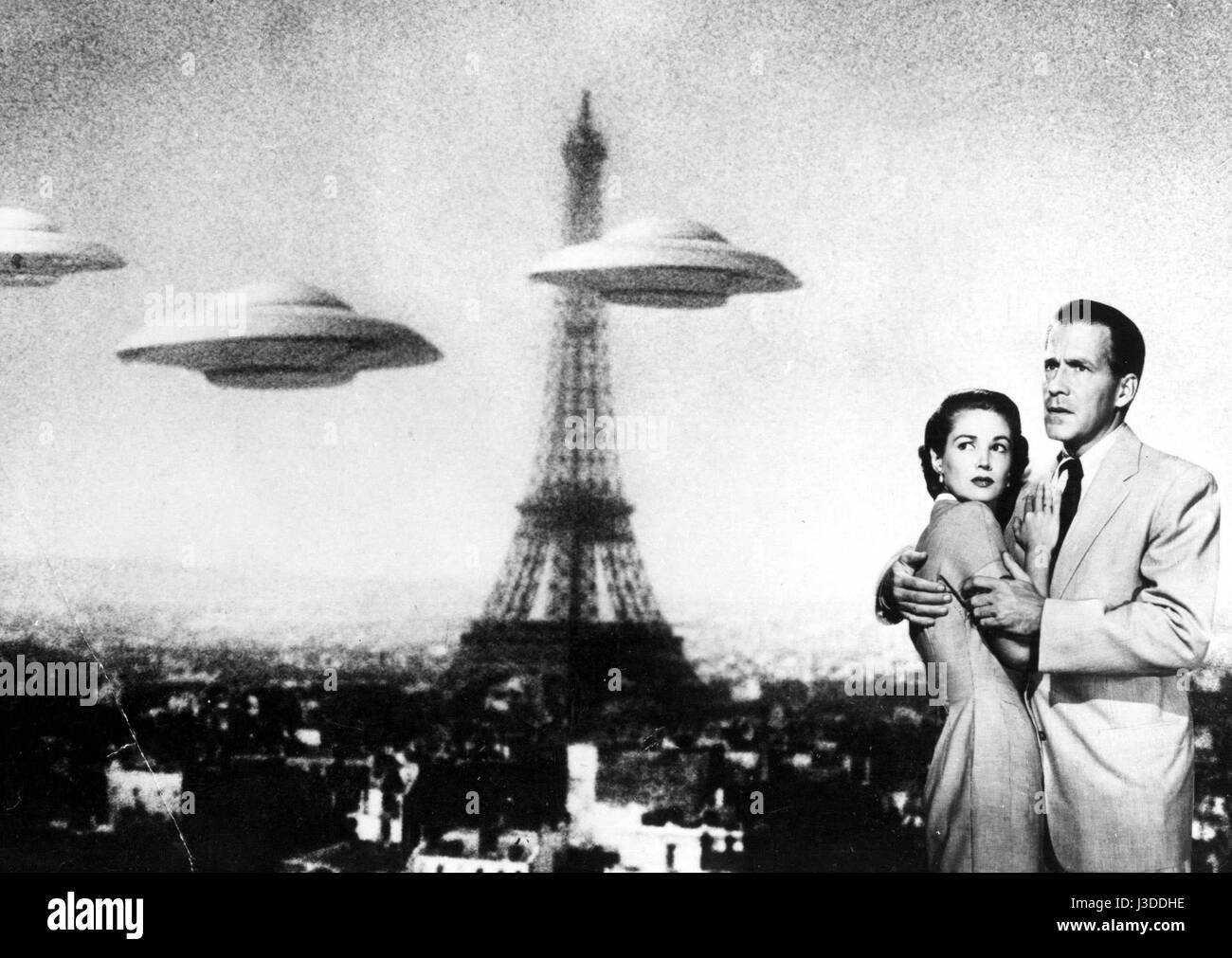 Earth vs. the Flying Saucers  Year: 1956 USA Director: Fred F. Sears Hugh Marlowe, Joan Taylor Stock Photo