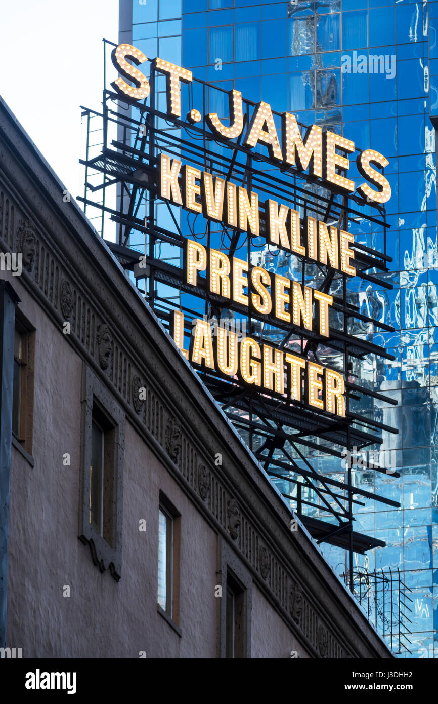 Present Laughter, a Noël Coward comedy staring Kevin Kline on Broadway Stock Photo