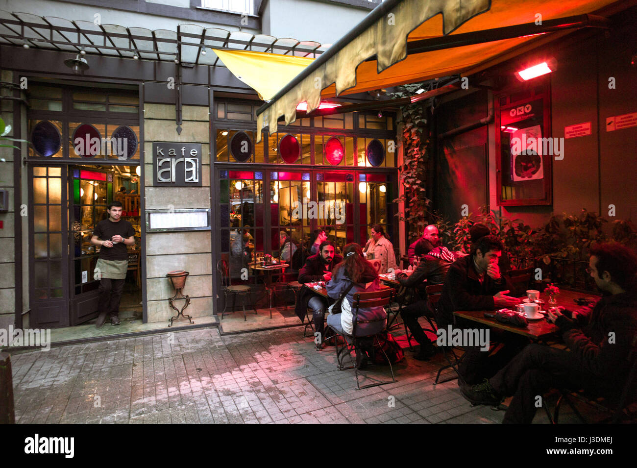 Cafe ara hi-res stock photography and images - Alamy