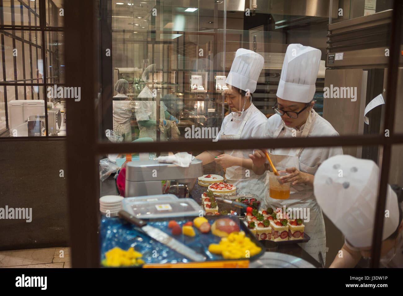 Singapore, Republic of Singapore, 2016, Pastry shop Stock Photo Alamy