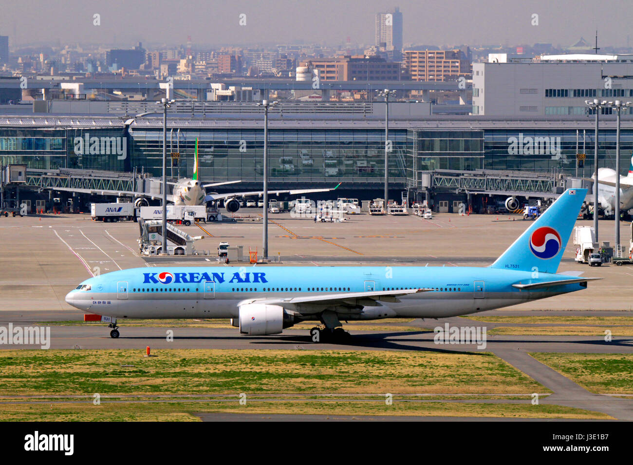 Korean Air Boeing 777 Taxiing at Haneda Airport Tokyo Japan Stock Photo