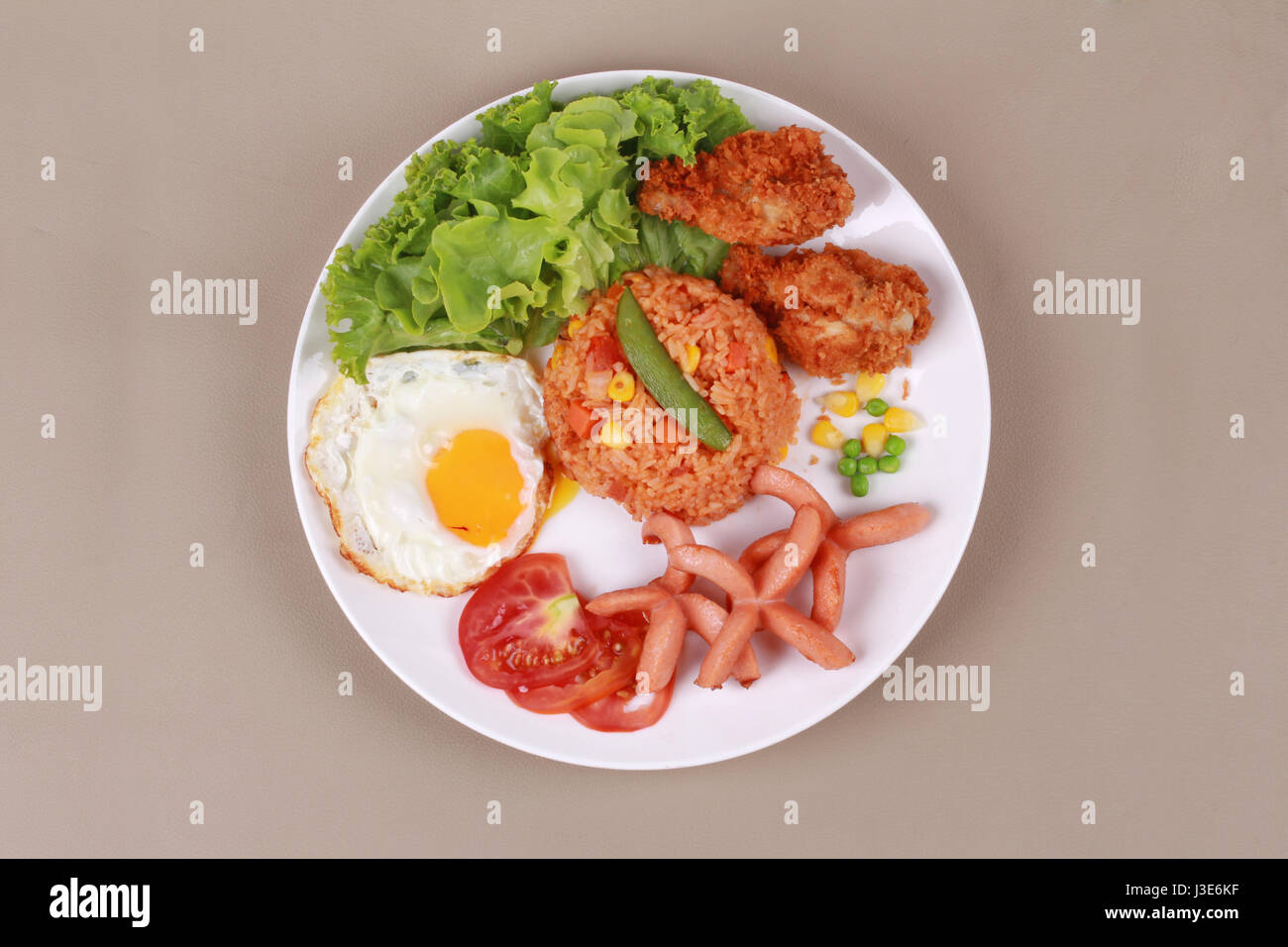 American style breakfast set, American fried rice topped sunny up egg