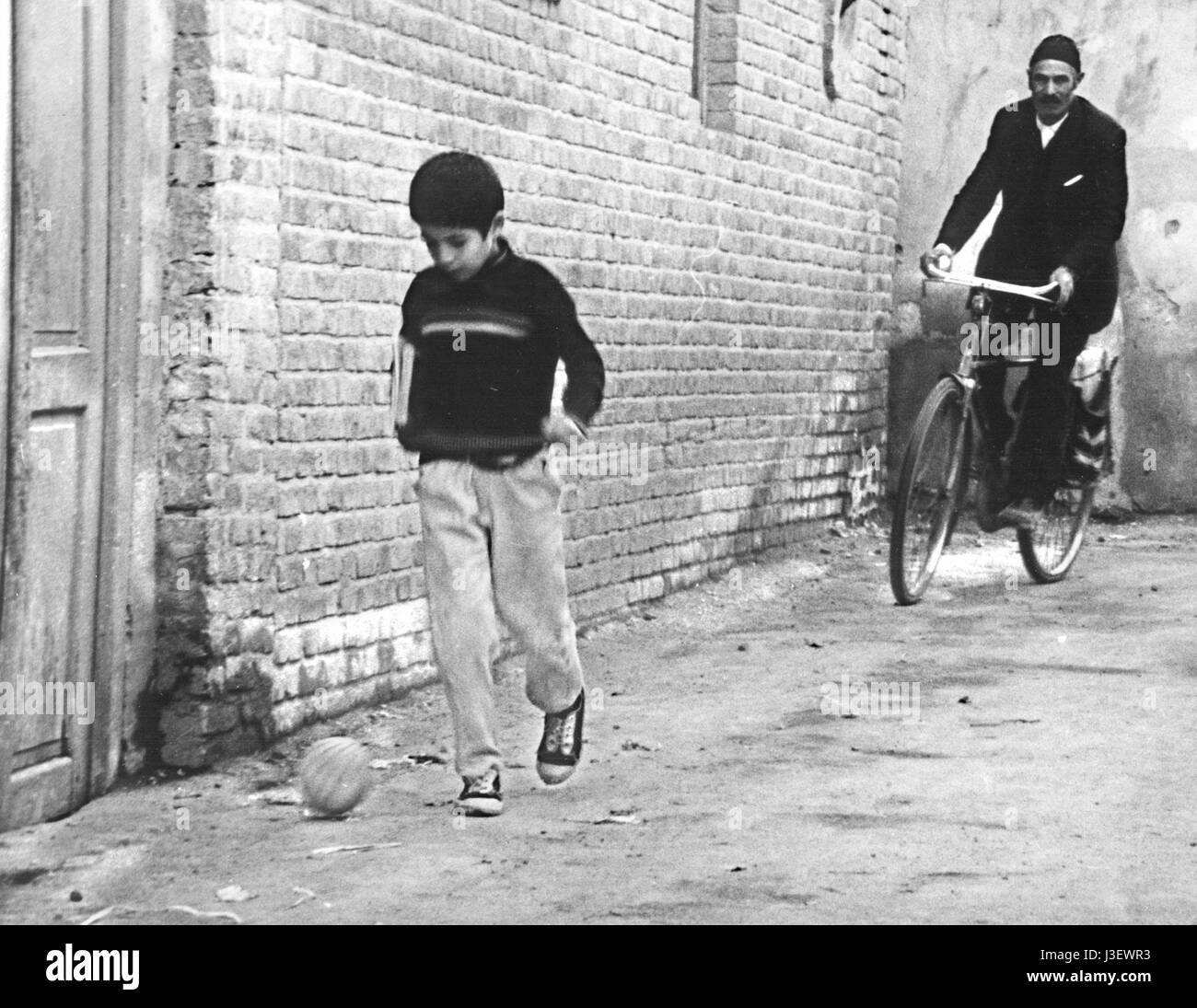 Zang-e Tafrih The Breaktime Year : 1972 Iran Directed by Abbas Kiarostami Short Stock Photo