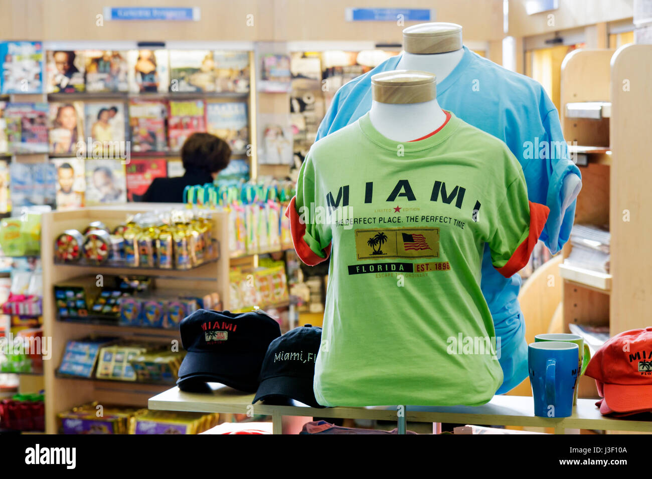 Airport Gift Shop Stock Photos & Airport Gift Shop Stock Images Alamy