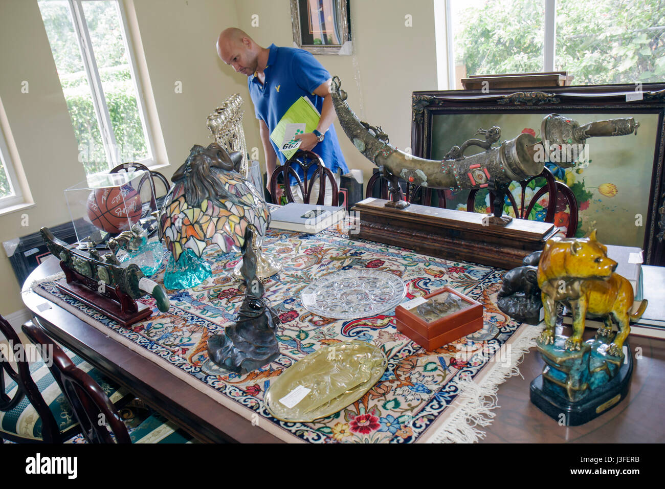 Interior design using antiques hires stock photography and images Alamy