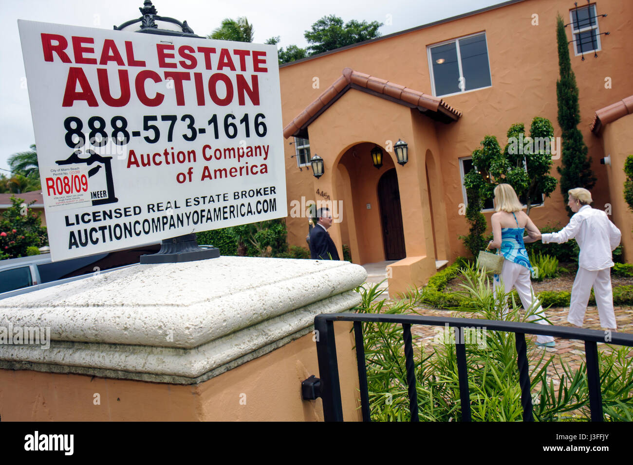 Alton estate houses hires stock photography and images Alamy