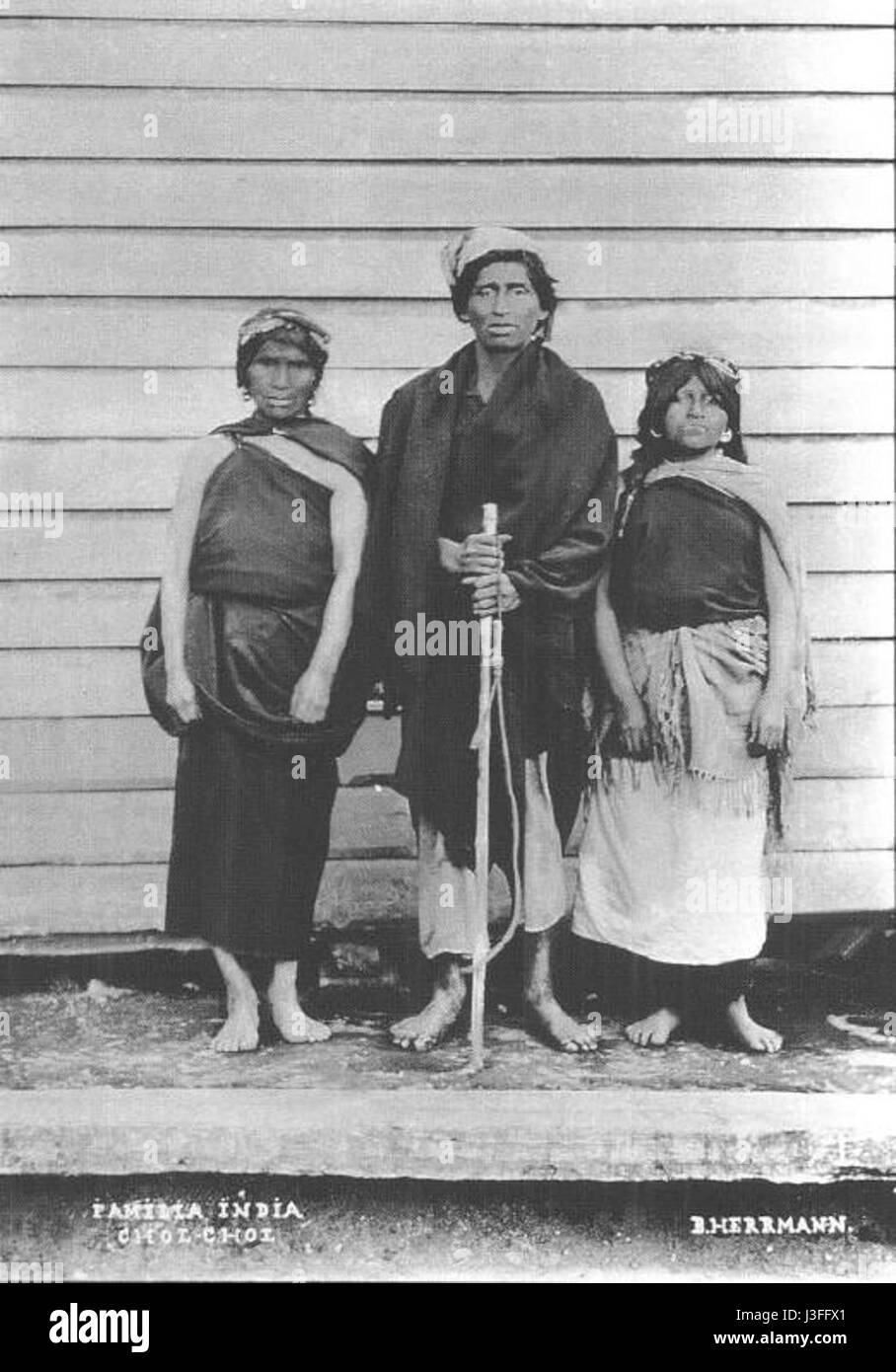 Familia mapuche hi-res stock photography and images - Alamy