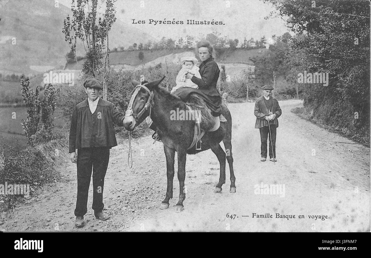 Famille basque en voyage Stock Photo Alamy
