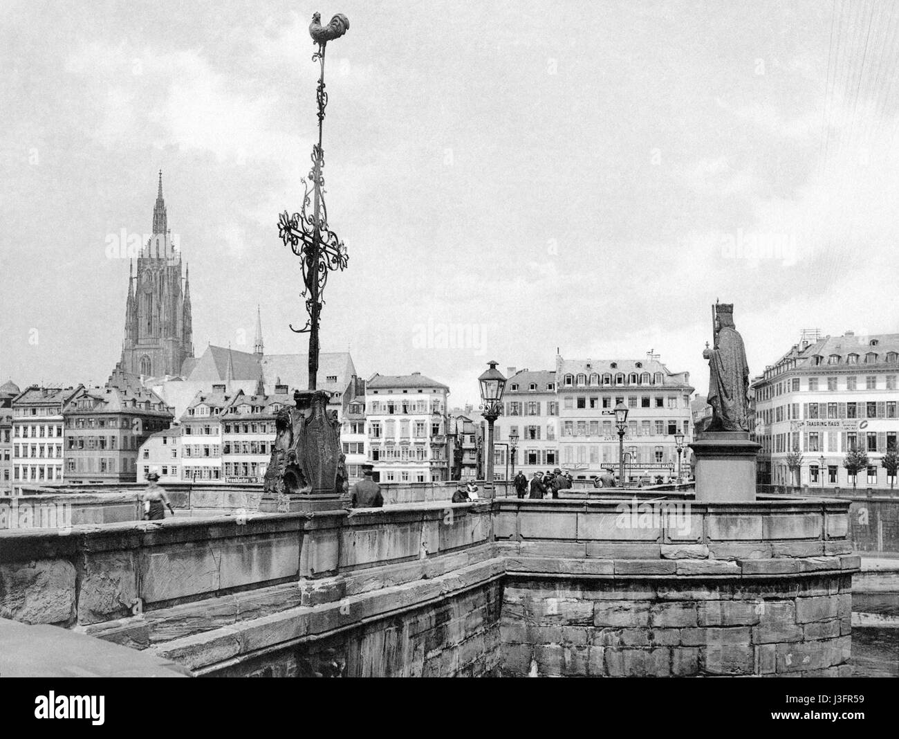 Statue frankfurt Black and White Stock Photos & Images - Alamy